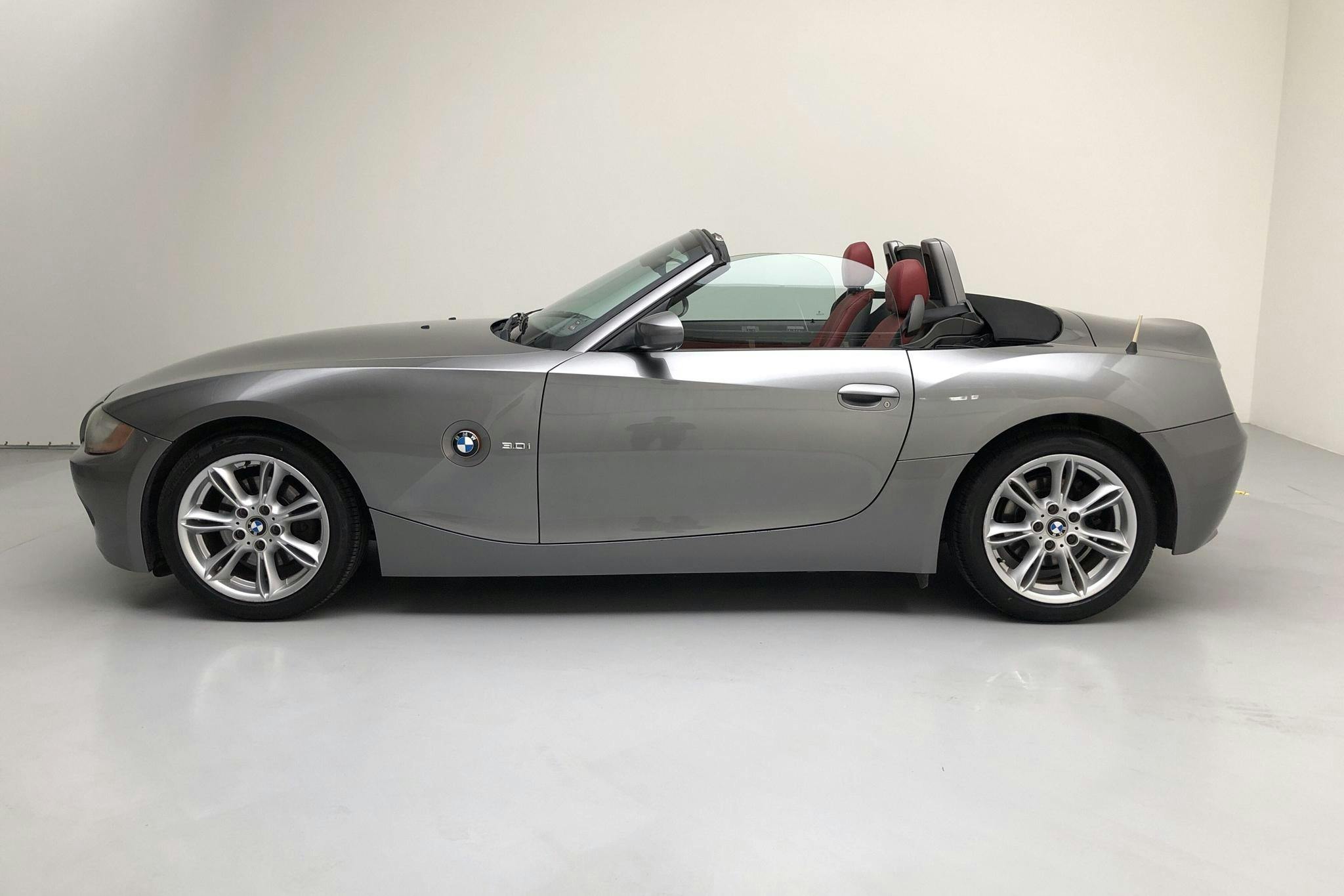 BMW Z4 3.0i Roadster (231hk) - 157 170 km - Manual - gray - 2003