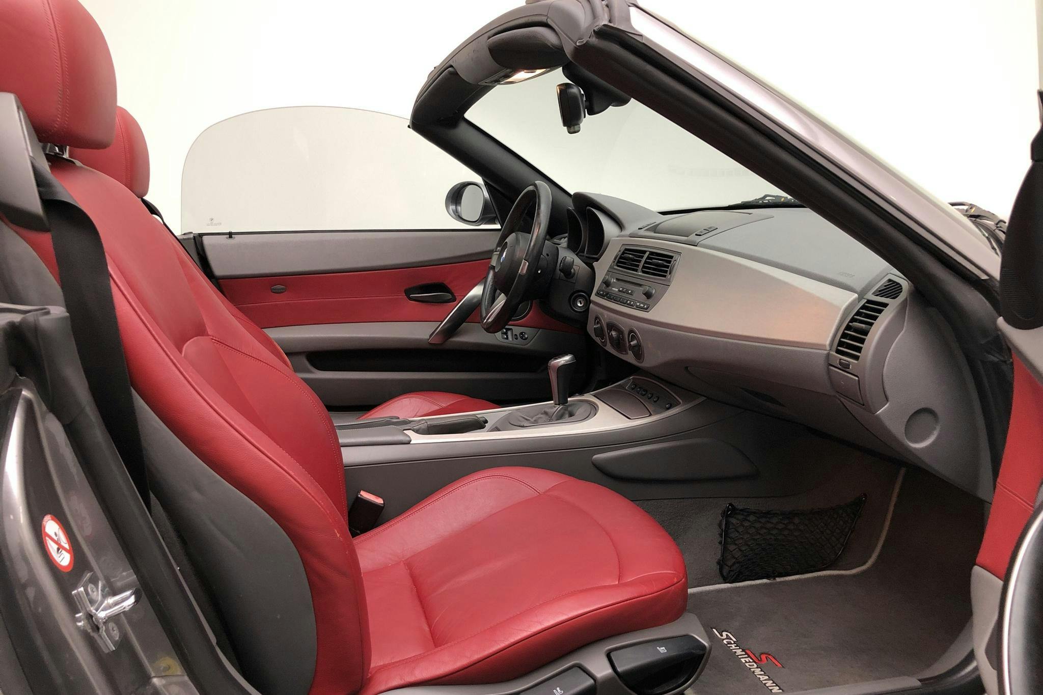 BMW Z4 3.0i Roadster (231hk) - 157 170 km - Manual - gray - 2003