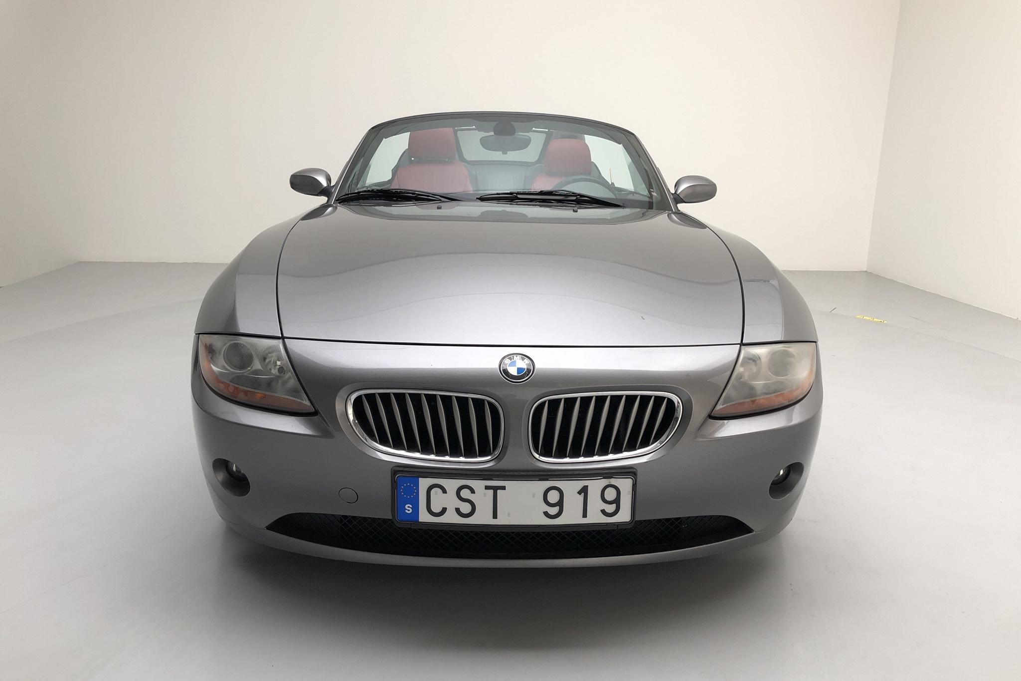 BMW Z4 3.0i Roadster (231hk) - 157 170 km - Manual - gray - 2003
