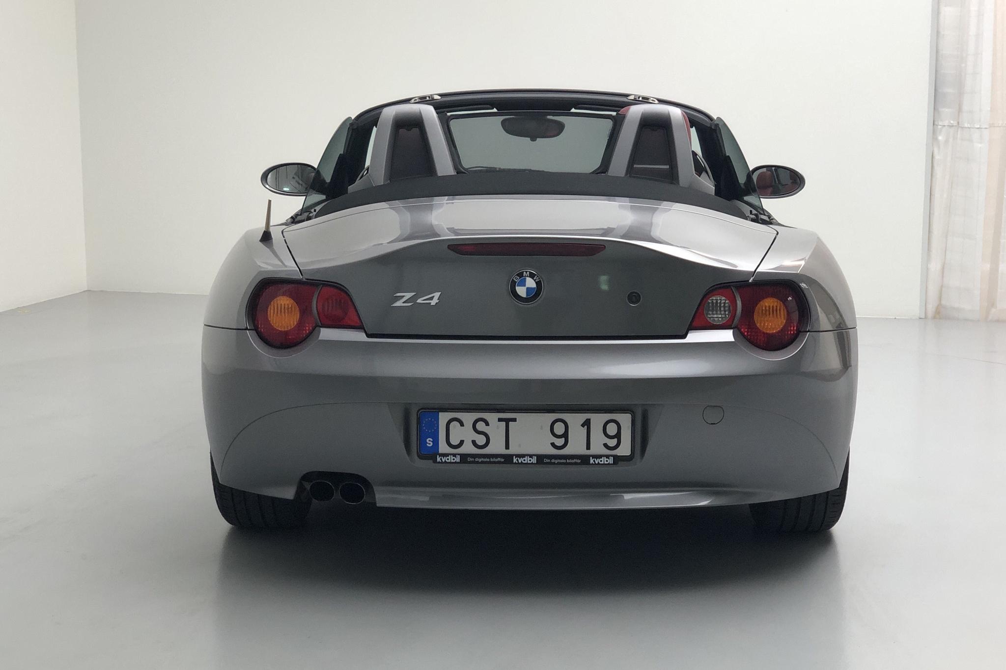 BMW Z4 3.0i Roadster (231hk) - 15 717 mil - Manuell - grå - 2003