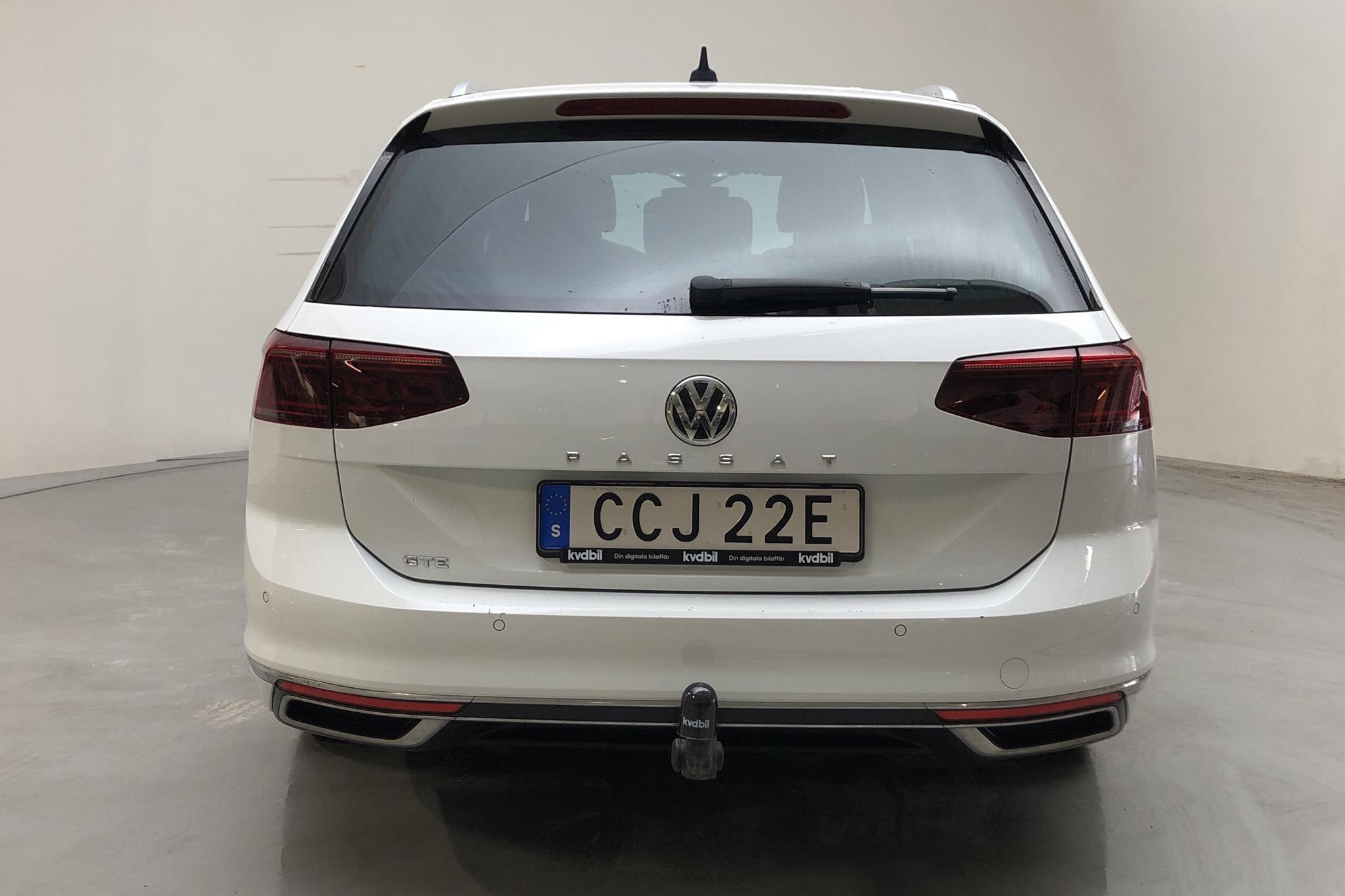 VW Passat 1.4 GTE Sportscombi (218hk) - 67 360 km - Automatic - white - 2020