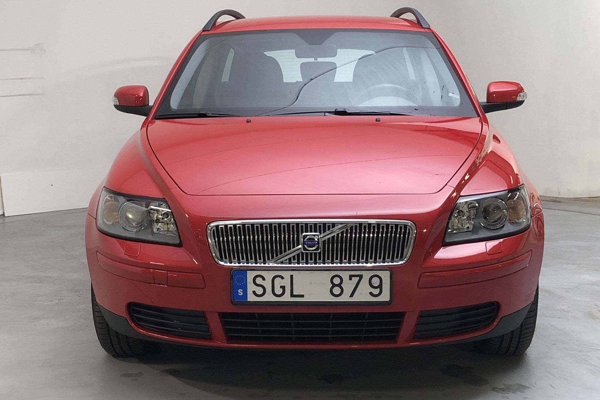 Volvo V50 1.8 (125hk) - 7 099 mil - Manuell - röd - 2007