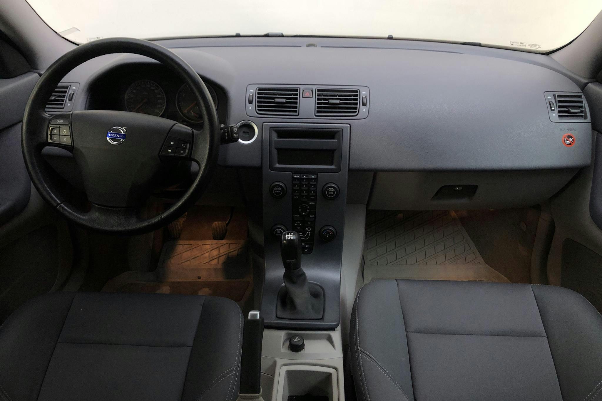 Volvo V50 1.8 (125hk) - 7 099 mil - Manuell - röd - 2007