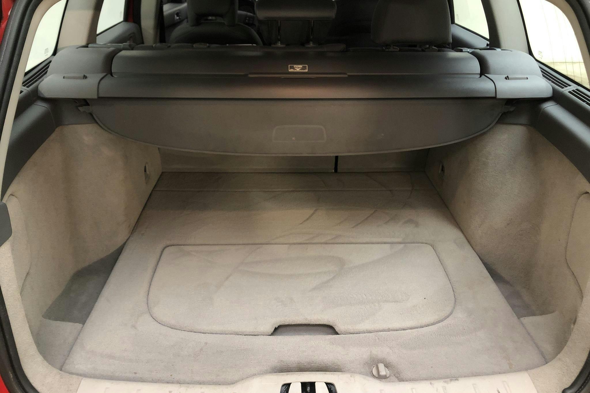 Volvo V50 1.8 (125hk) - 7 099 mil - Manuell - röd - 2007