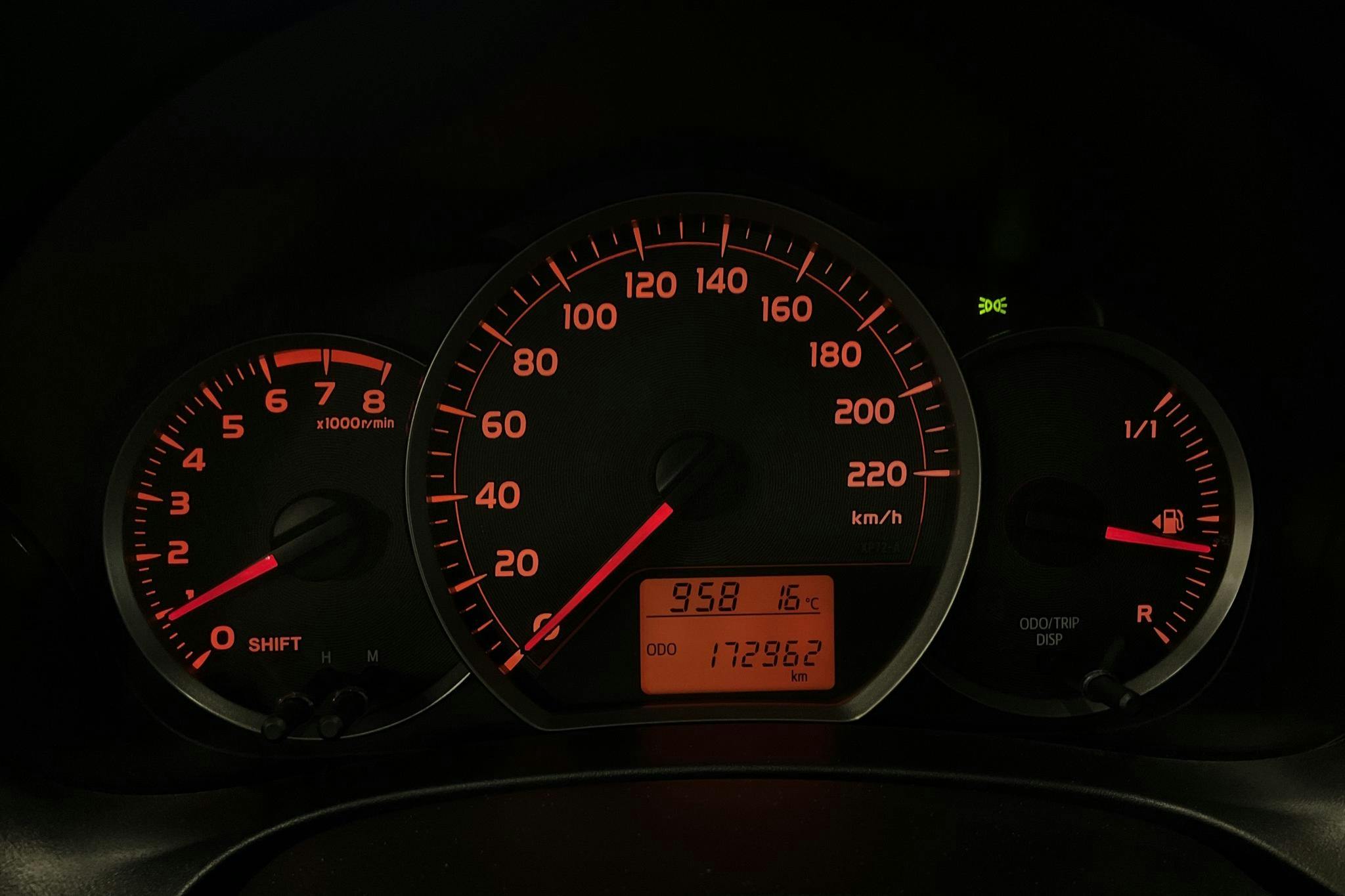Toyota Yaris 1.33 5dr (100hk) - 172 960 km - Manual - red - 2013