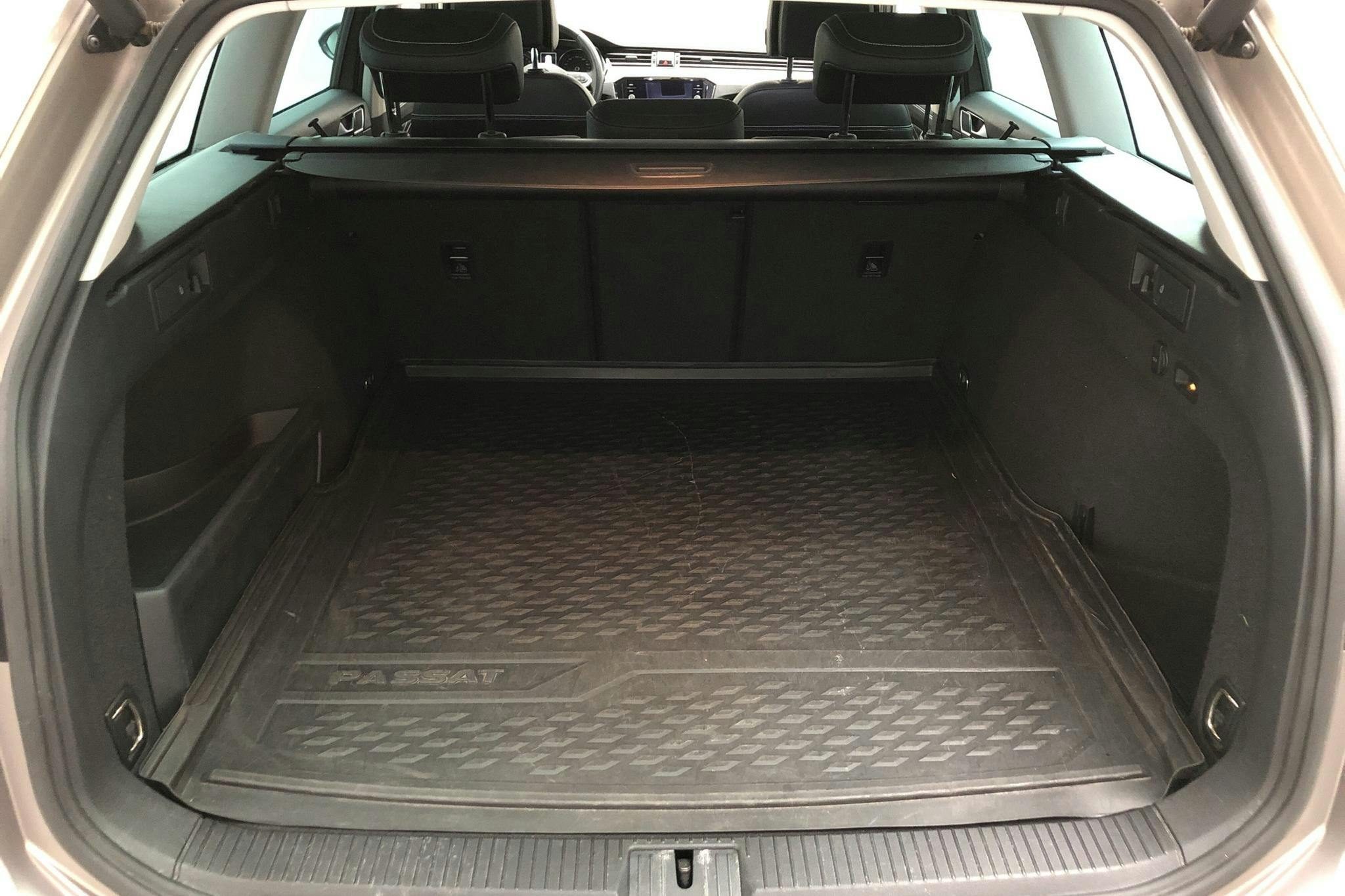 VW Passat 1.4 GTE Sportscombi (218hk) - 4 906 mil - Automat - Light Brown - 2020