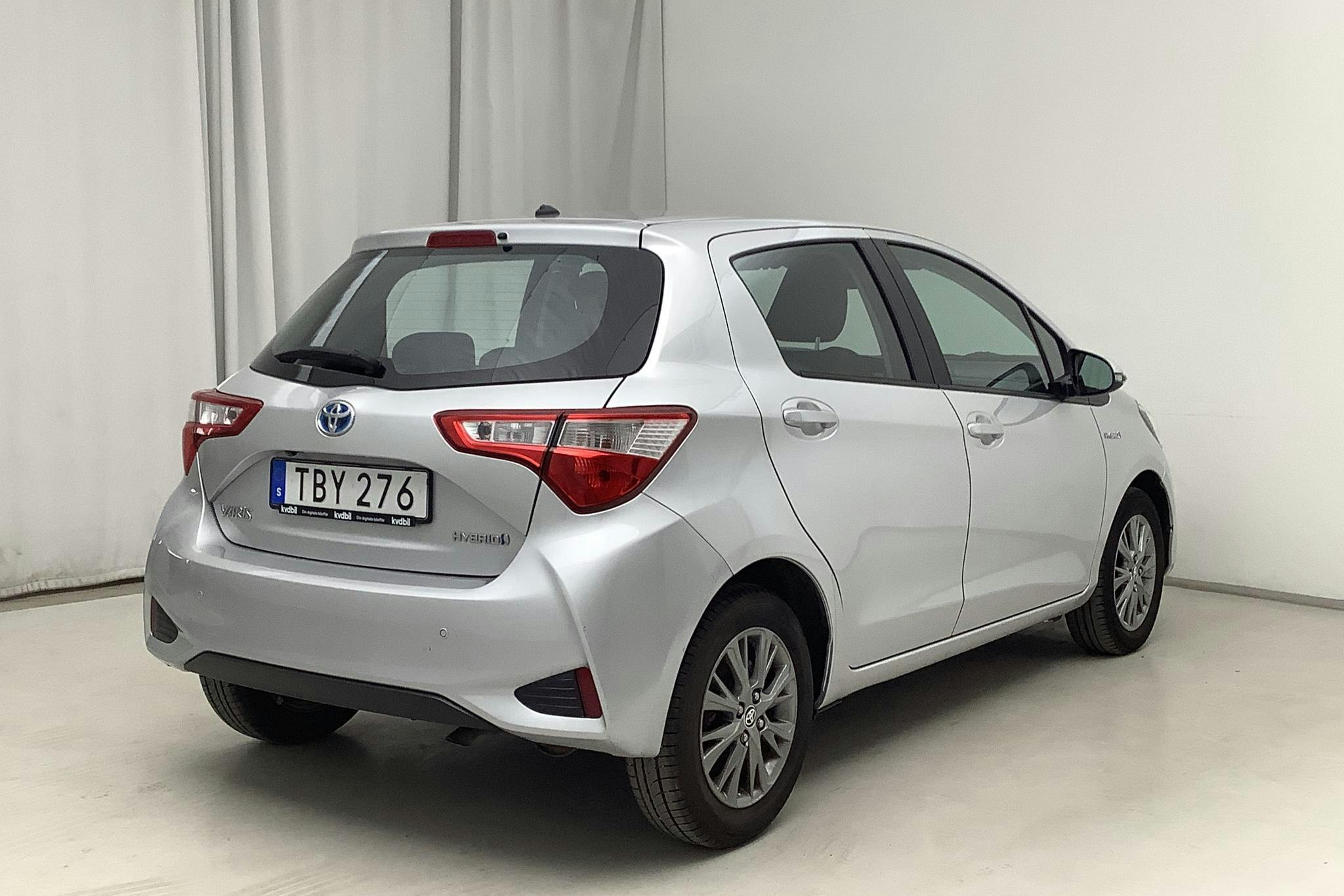 Toyota Yaris 1.5 Hybrid 5dr (101hk) - 92 900 km - Automatic - silver - 2018