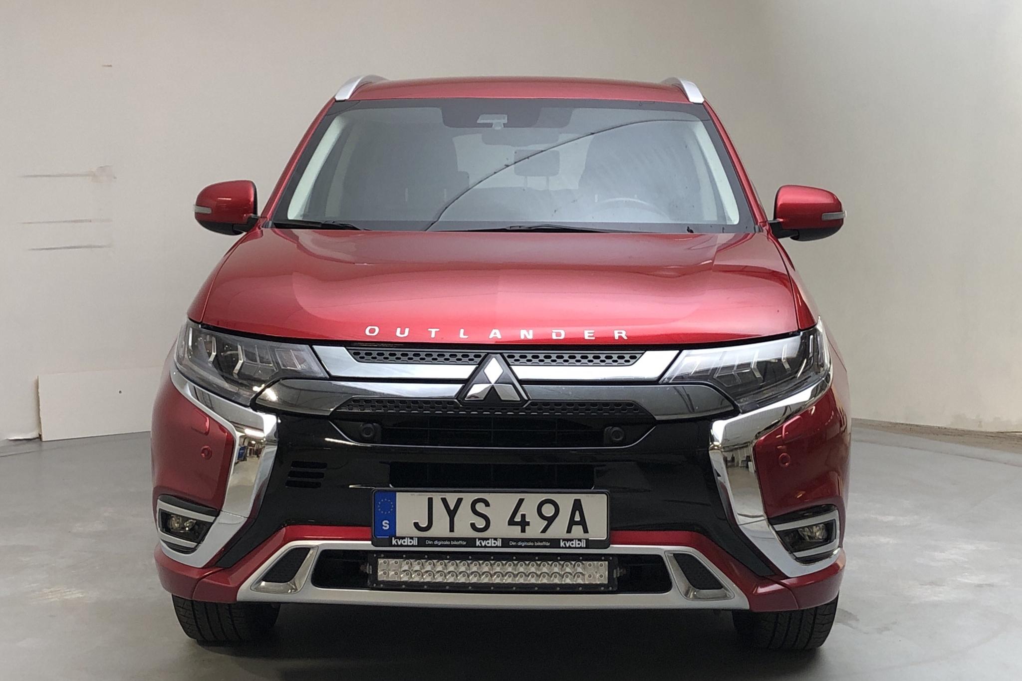 Mitsubishi Outlander 2.4 Plug-in Hybrid 4WD (136hk) - 74 890 km - Automatic - red - 2020