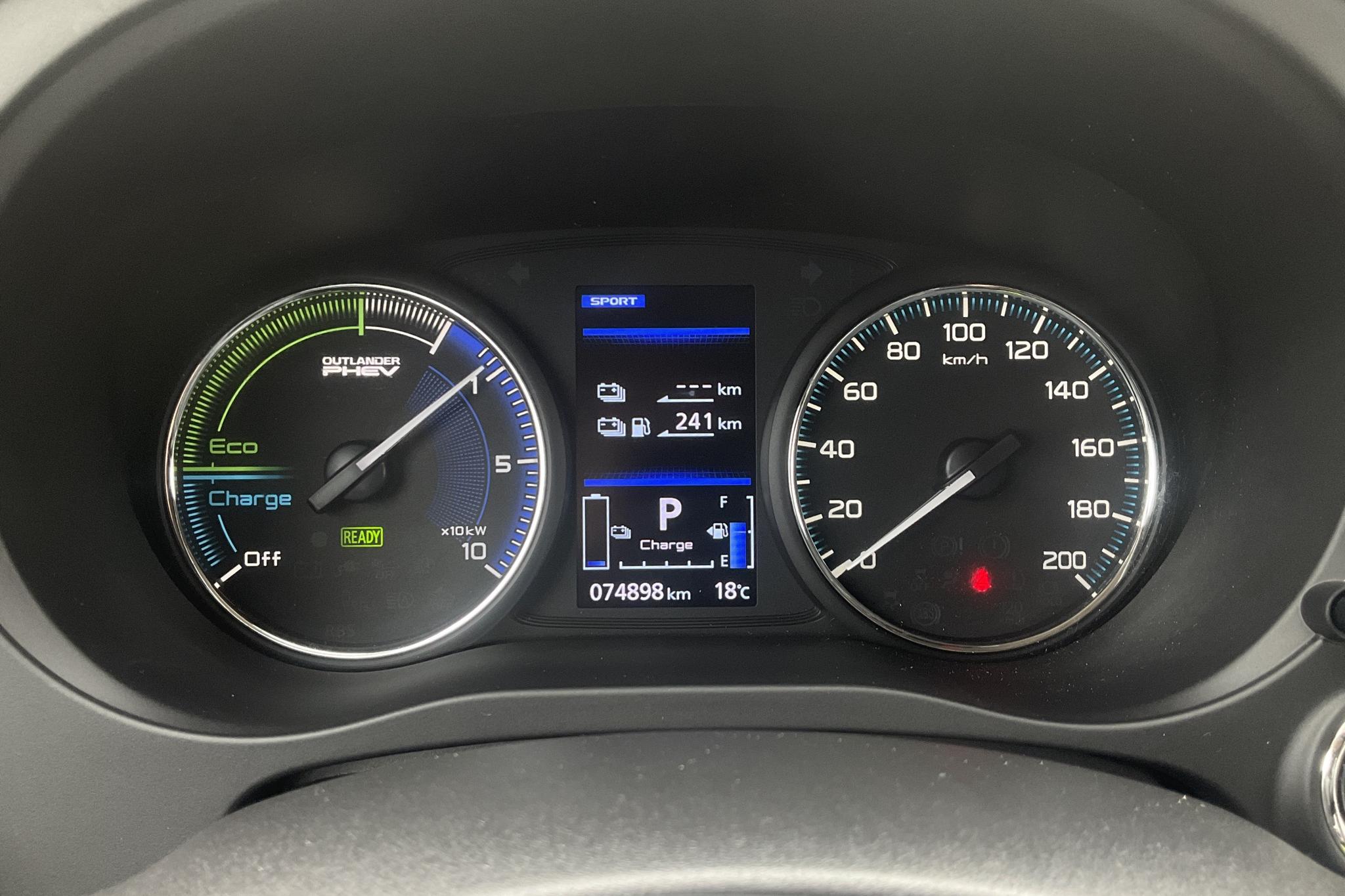 Mitsubishi Outlander 2.4 Plug-in Hybrid 4WD (136hk) - 7 489 mil - Automat - röd - 2020