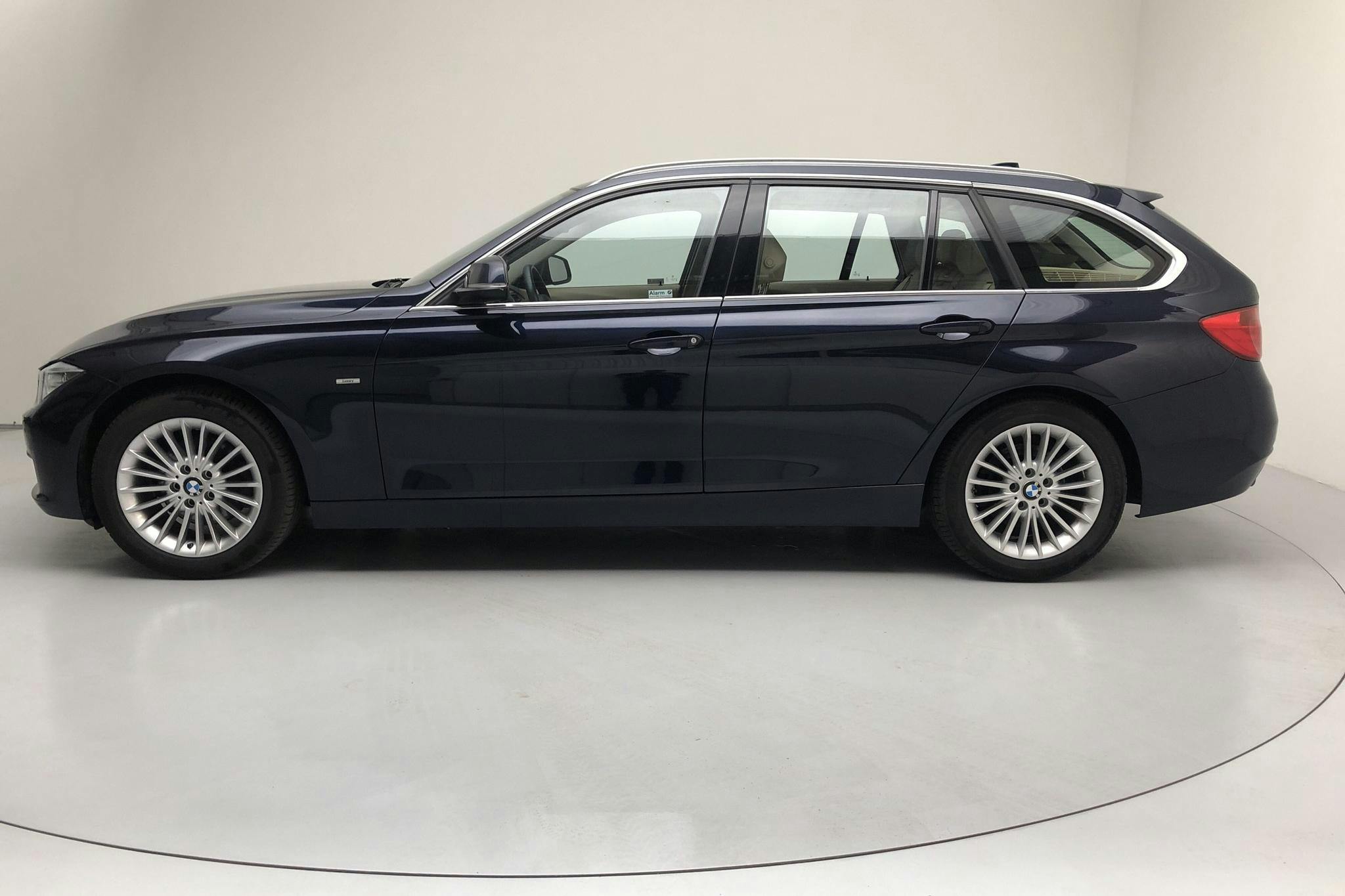 BMW 320d Touring, F31 (184hk) - 20 322 mil - Manuell - blå - 2015