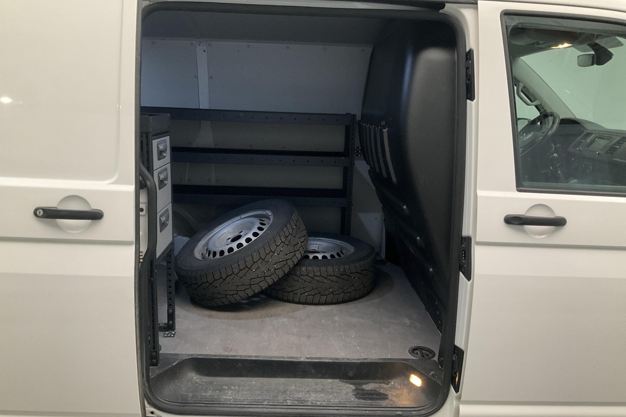 VW Transporter T6 2.0 TDI BMT Skåp 4MOTION (150hk) - 11 015 mil - Manuell - vit - 2018