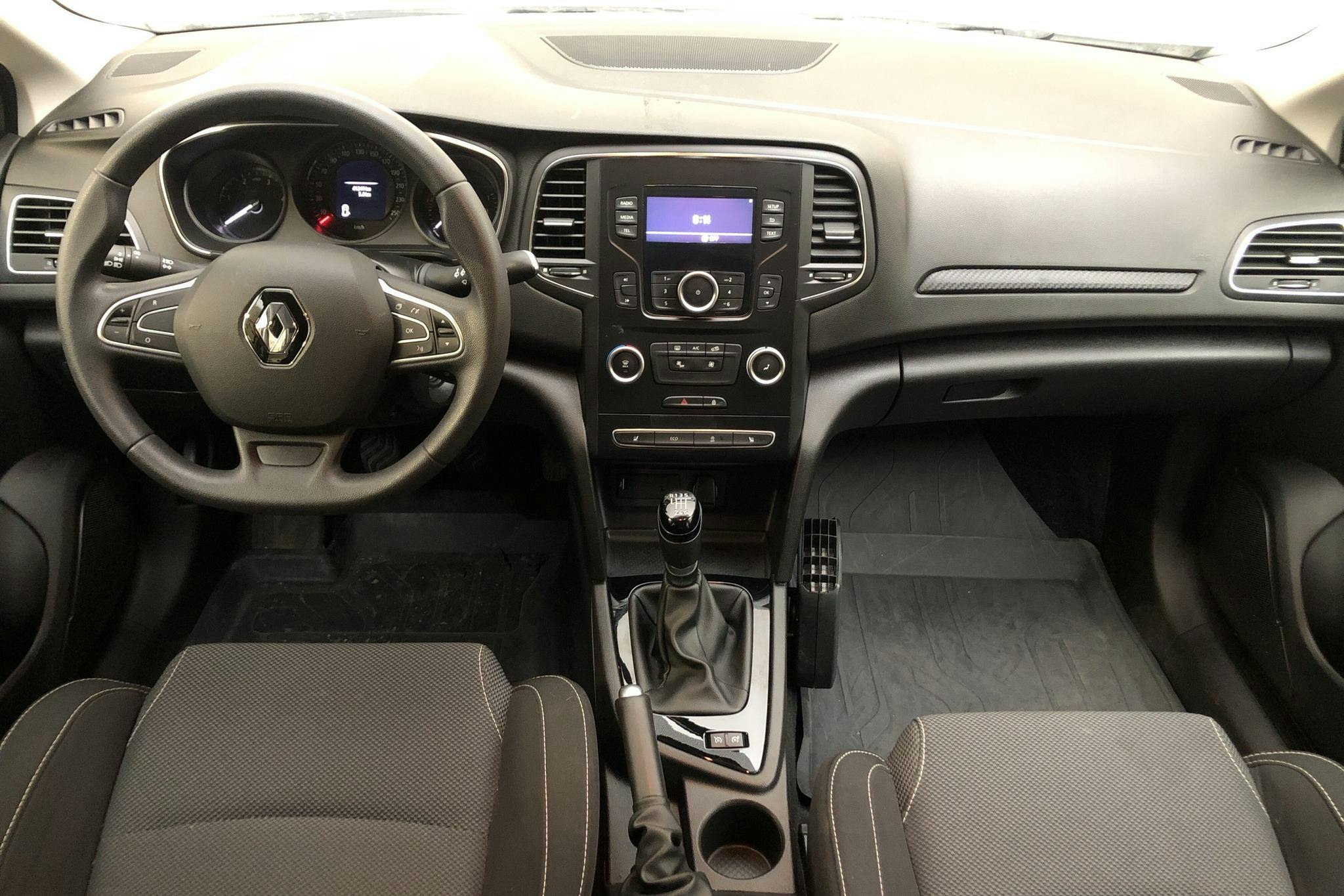 Renault Mégane 1.5 dCi Sport Tourer (95hk) - 41 240 km - Manual - white - 2019