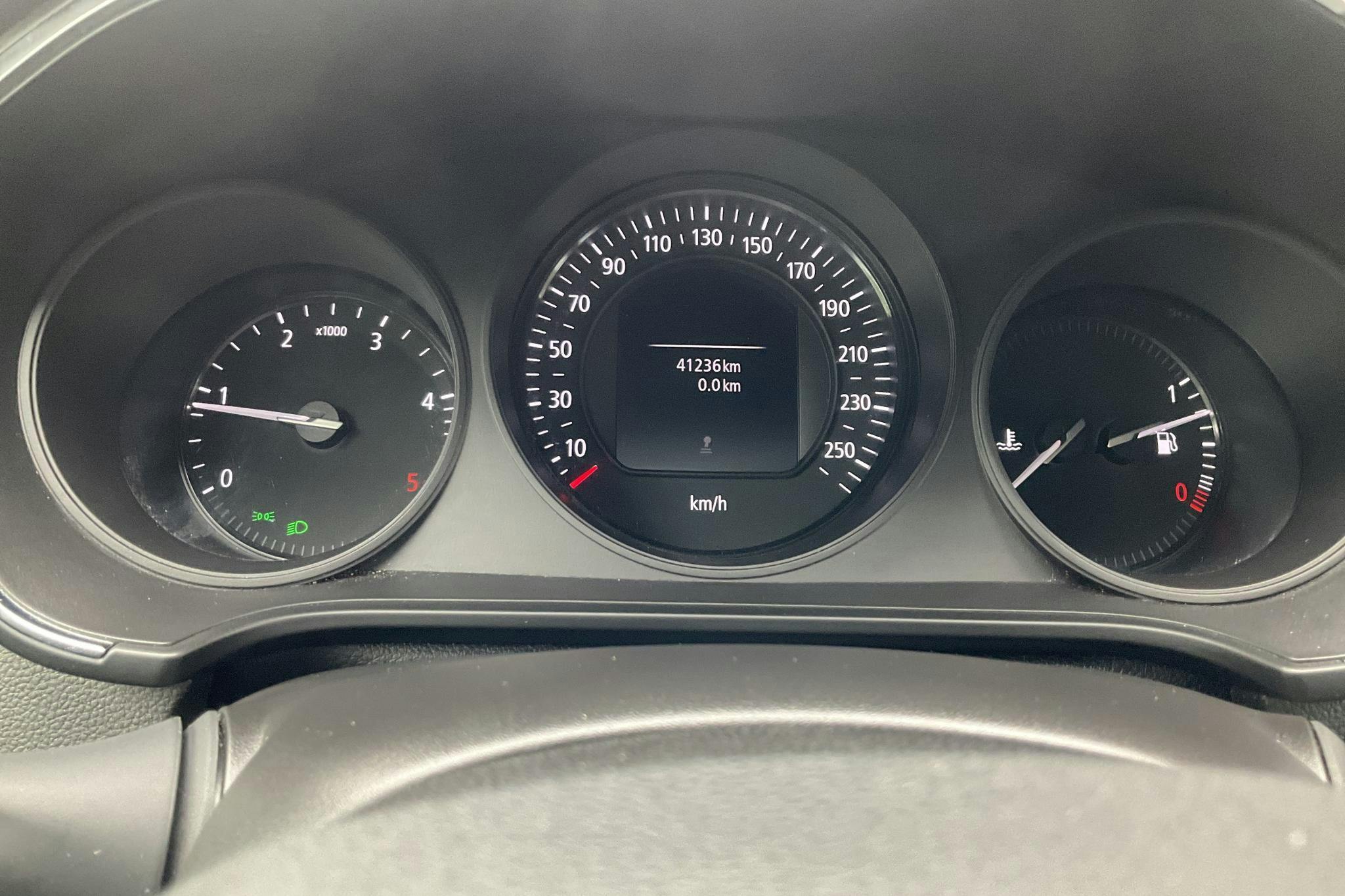 Renault Mégane 1.5 dCi Sport Tourer (95hk) - 41 240 km - Manual - white - 2019