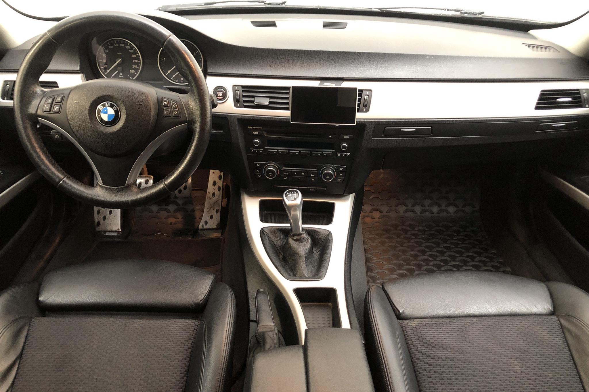 BMW 320d Touring, E91 (184hk) - 258 540 km - Manual - black - 2012