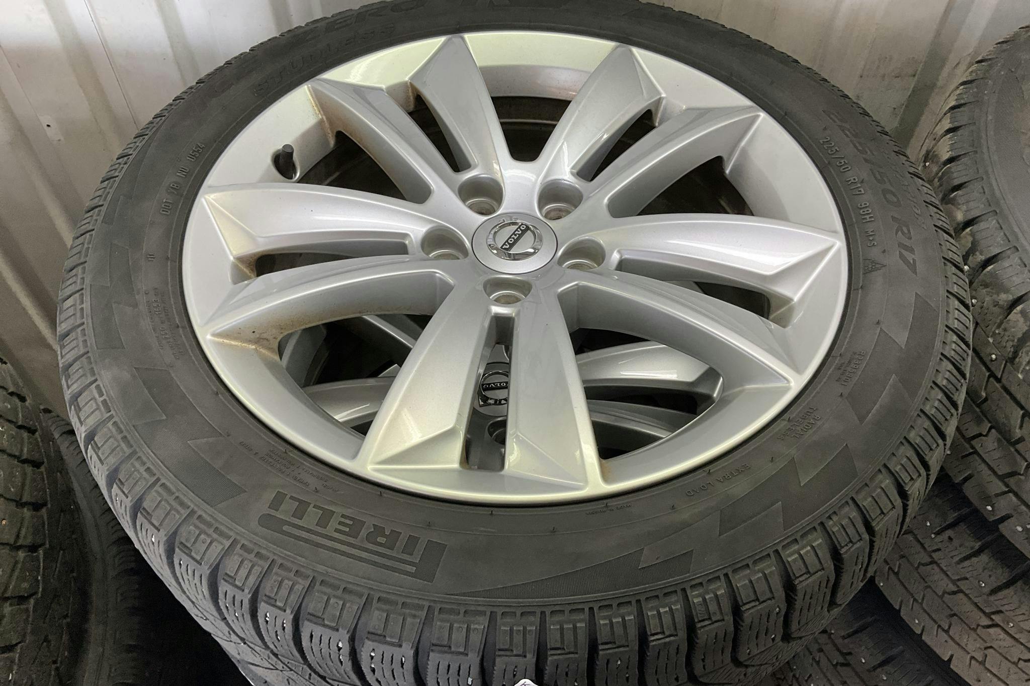 Volvo V60 D3 AWD (150hk) - 84 590 km - Automatic - black - 2019