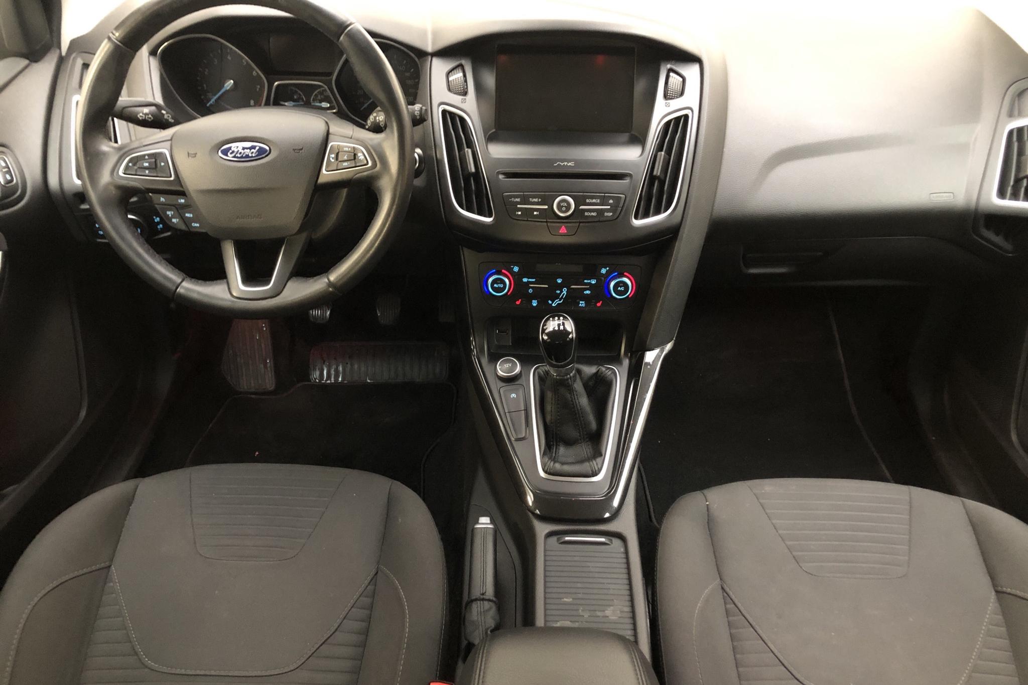 Ford Focus 1.0 EcoBoost Kombi (100hk) - 9 712 mil - Manuell - vit - 2016