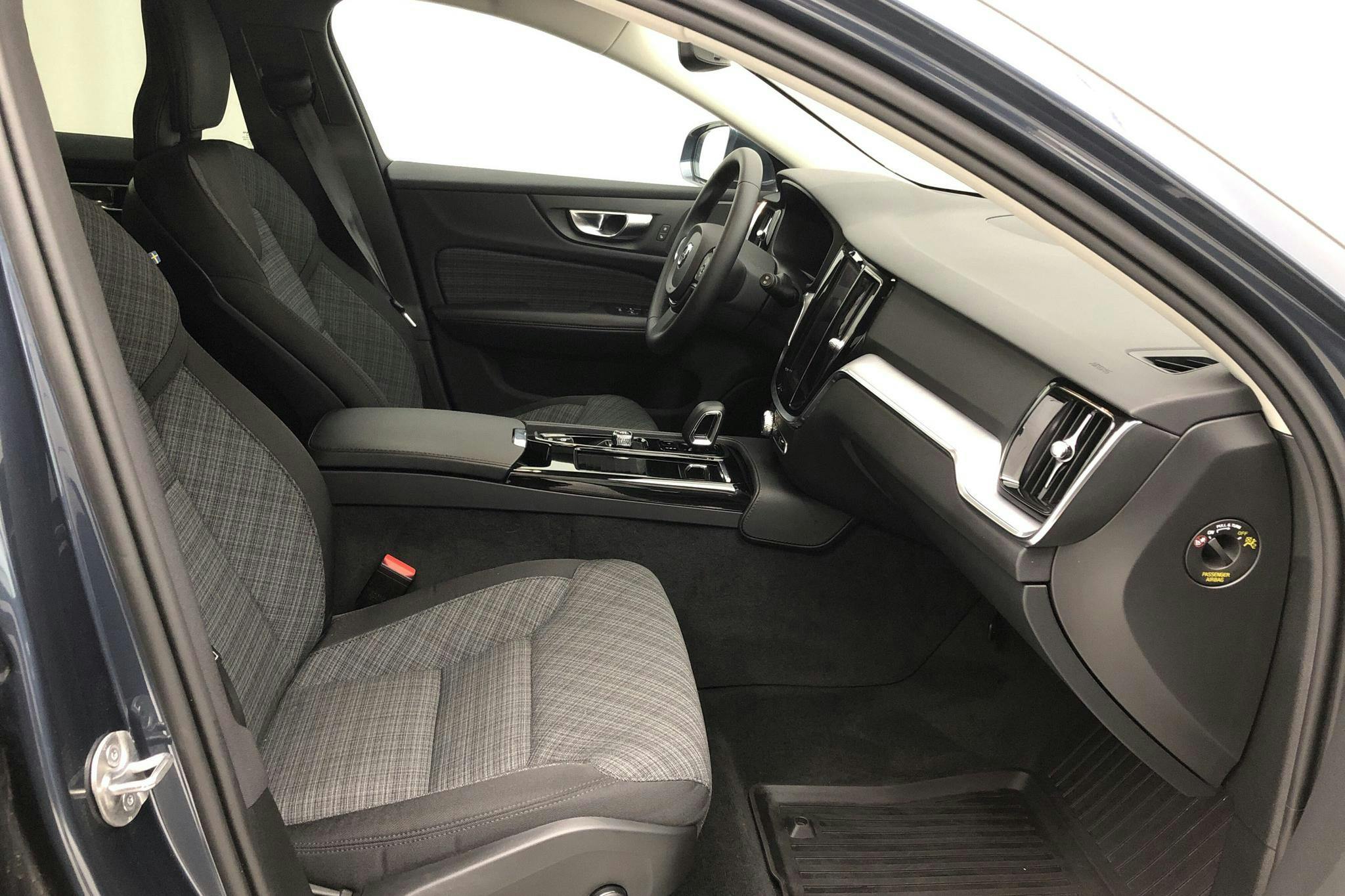 Volvo V60 T6 AWD Recharge (350hk) - 1 034 mil - Automat - Dark Blue - 2022