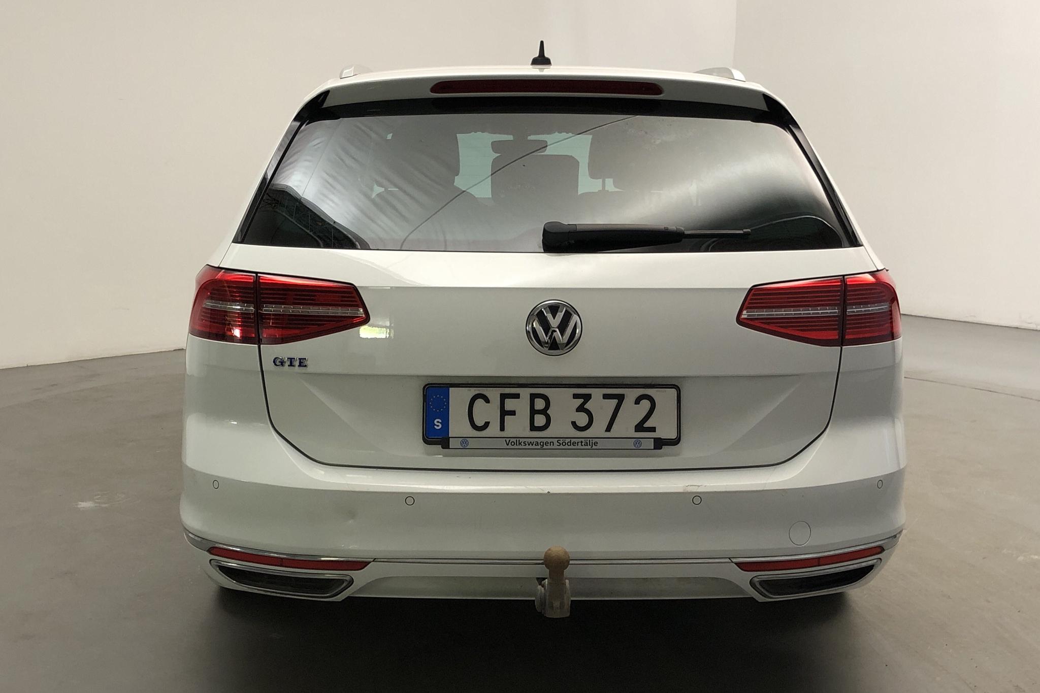 VW Passat 1.4 Plug-in-Hybrid Sportscombi (218hk) - 122 080 km - Automatic - white - 2018