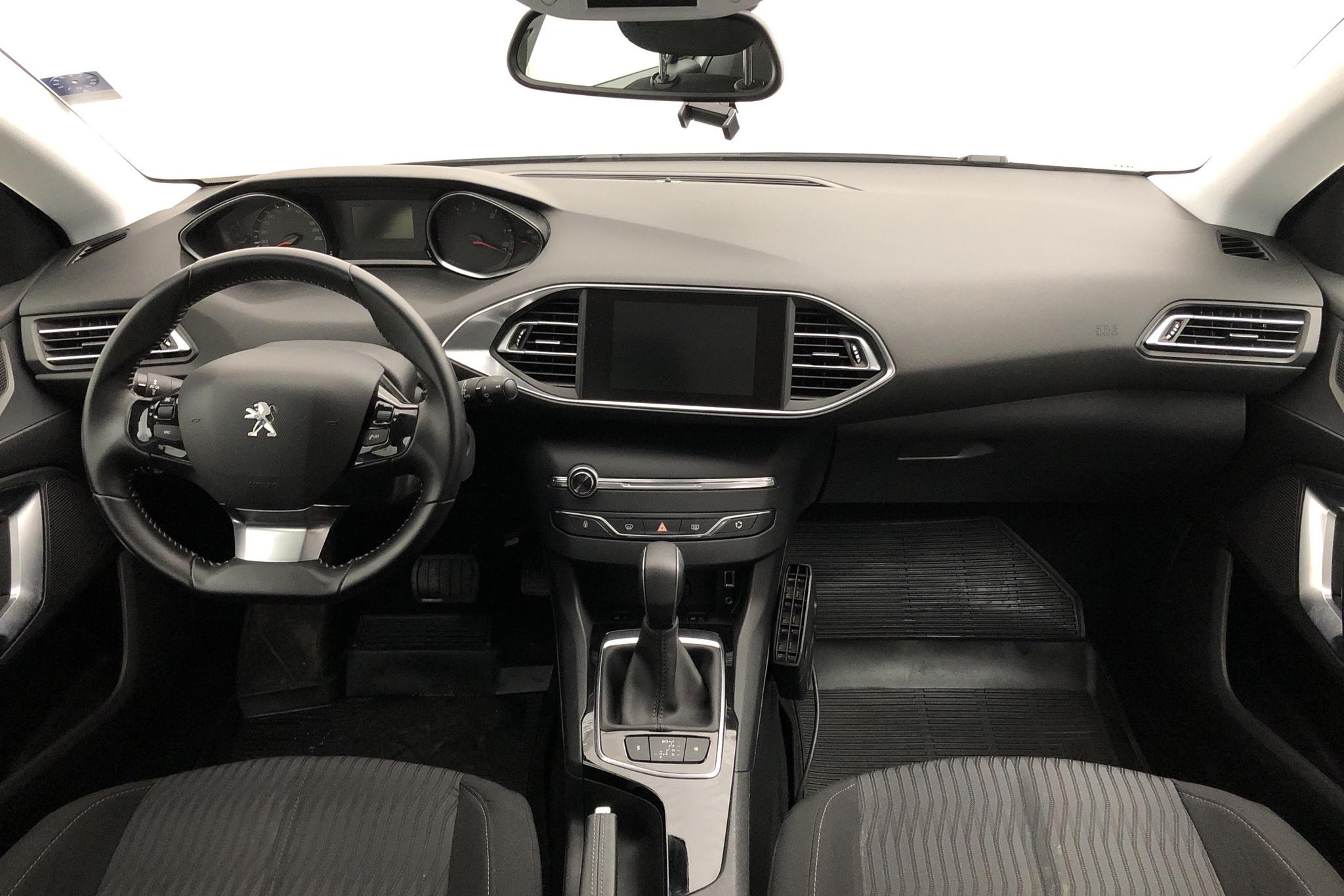 Peugeot 308 BlueHDi 5dr (120hk) - 4 215 mil - Automat - vit - 2017