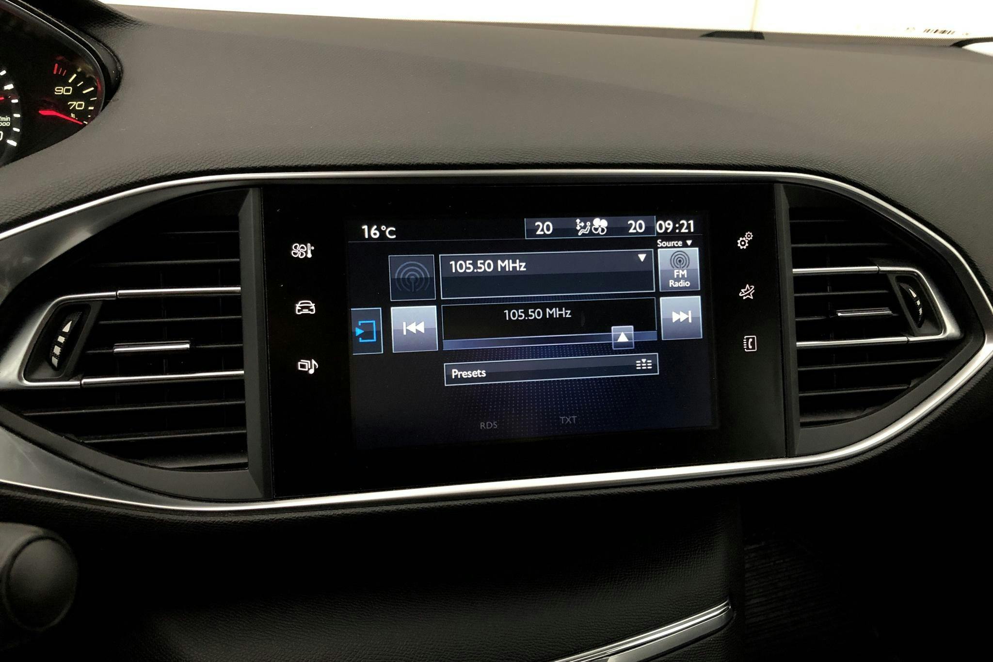 Peugeot 308 BlueHDi 5dr (120hk) - 4 215 mil - Automat - vit - 2017