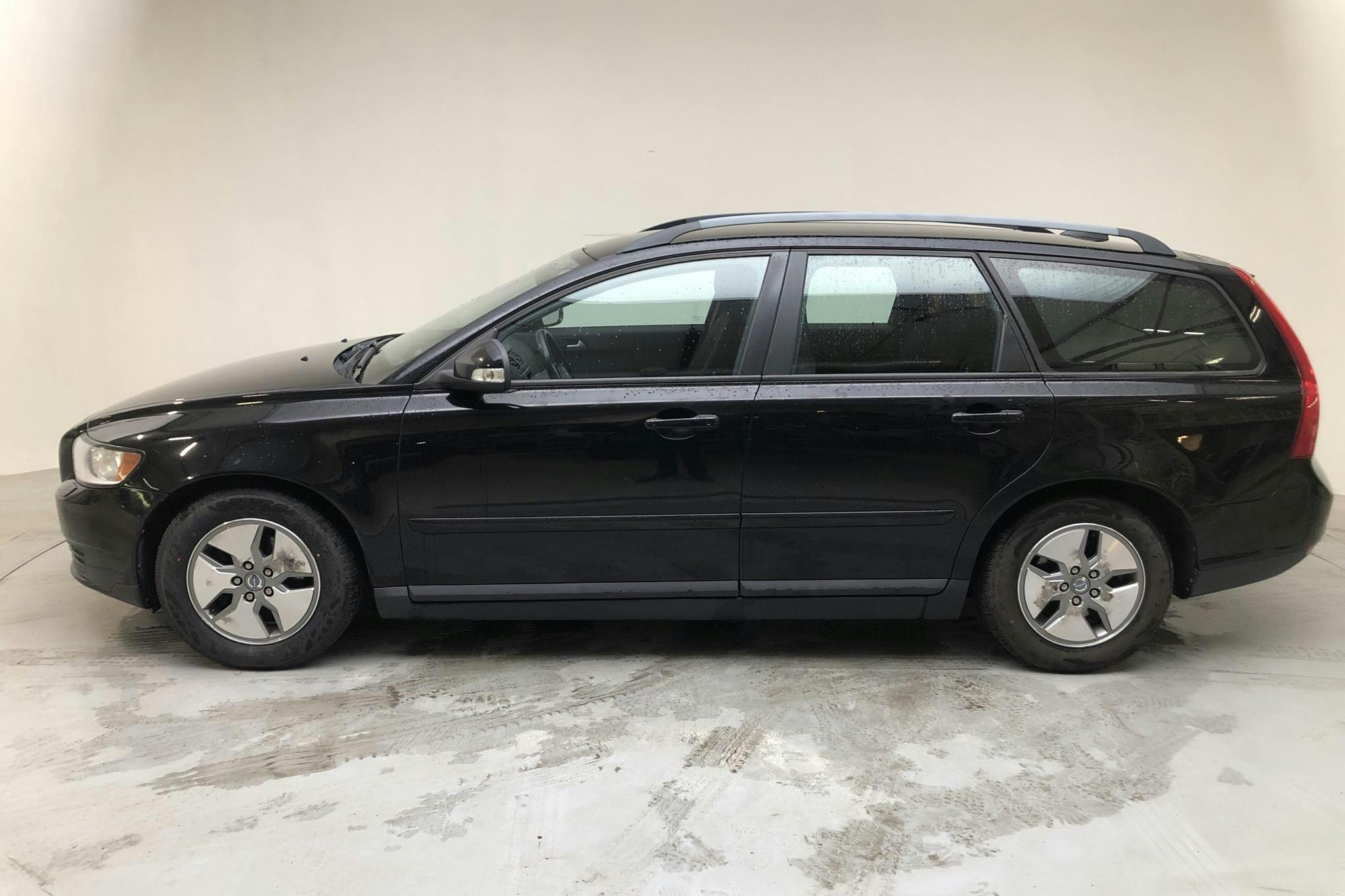 Volvo V50 1.6D DRIVe (109hk) - 23 246 mil - Manuell - svart - 2010