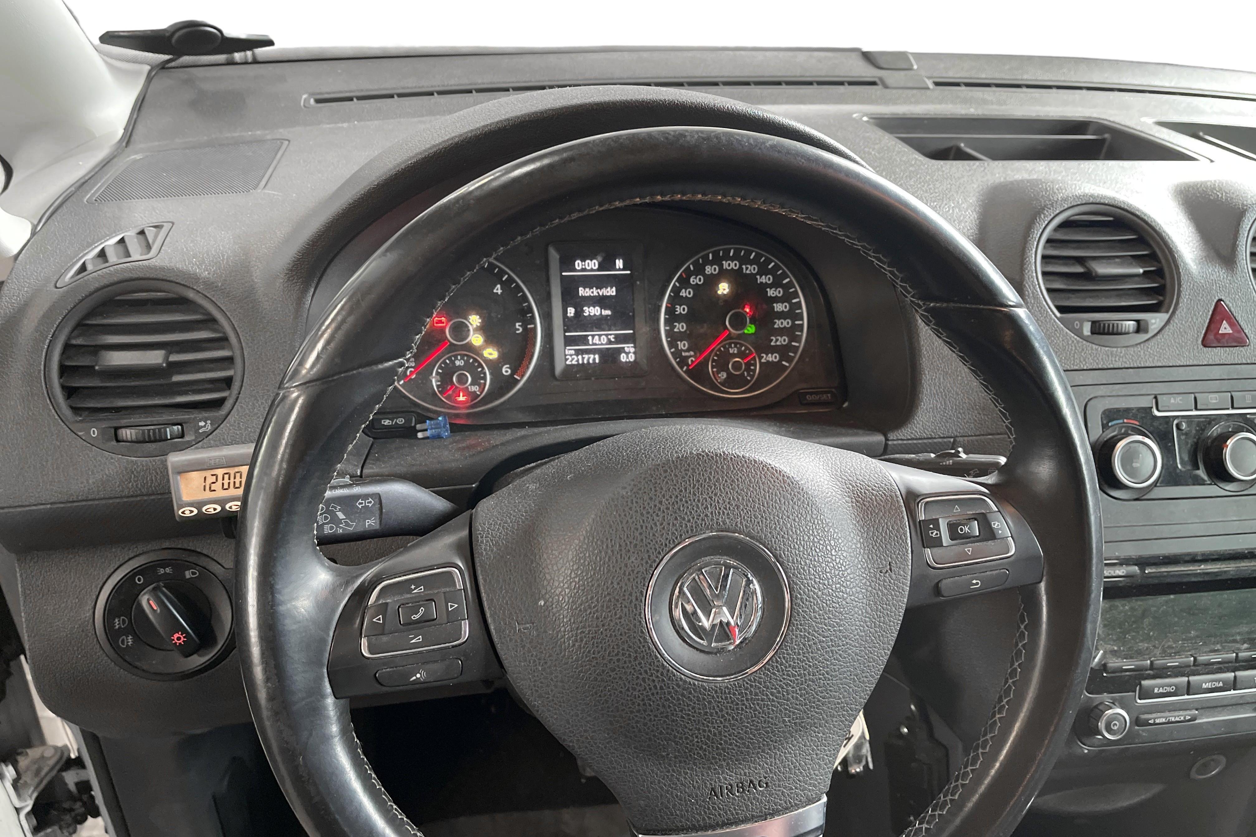 VW Caddy 2.0 TDI Skåp 4-motion (140hk) - 22 177 mil - Automat - vit - 2014