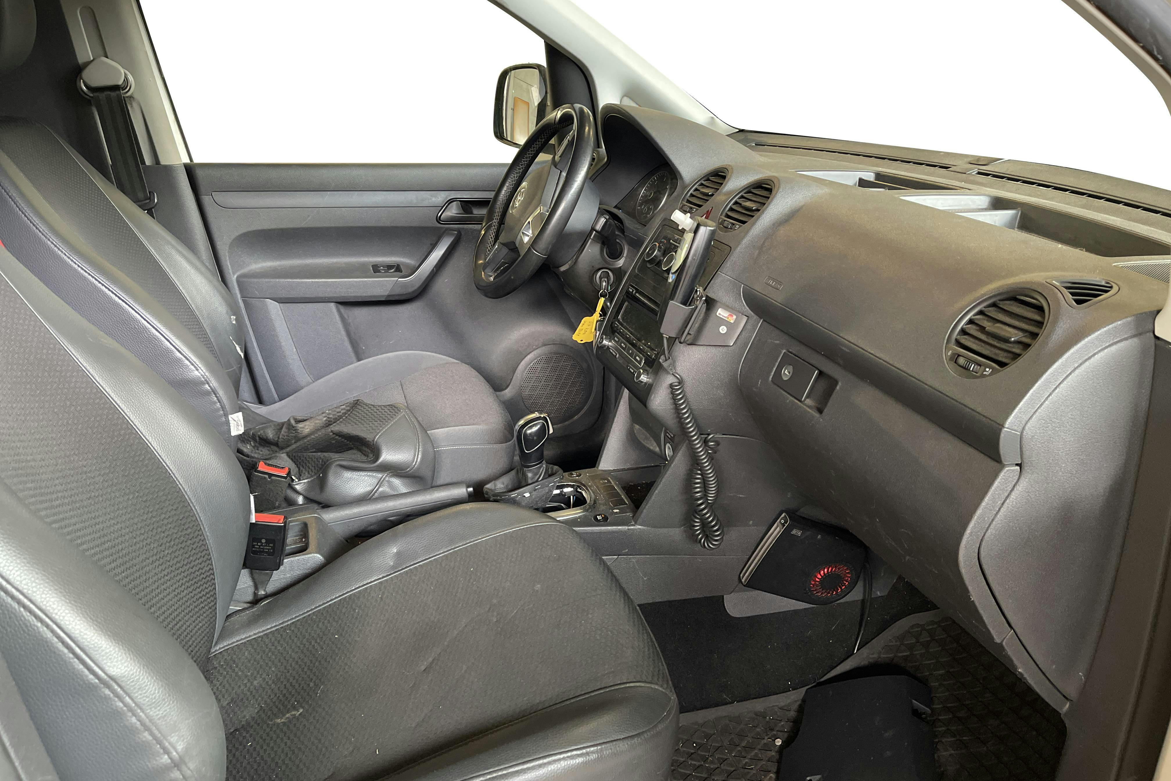 VW Caddy 2.0 TDI Skåp 4-motion (140hk) - 221 770 km - Automatic - white - 2014