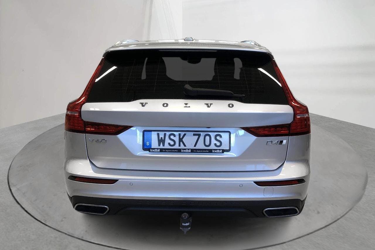 Volvo V60 D4 Cross Country AWD (190hk) - 7 427 mil - Automat - silver - 2020