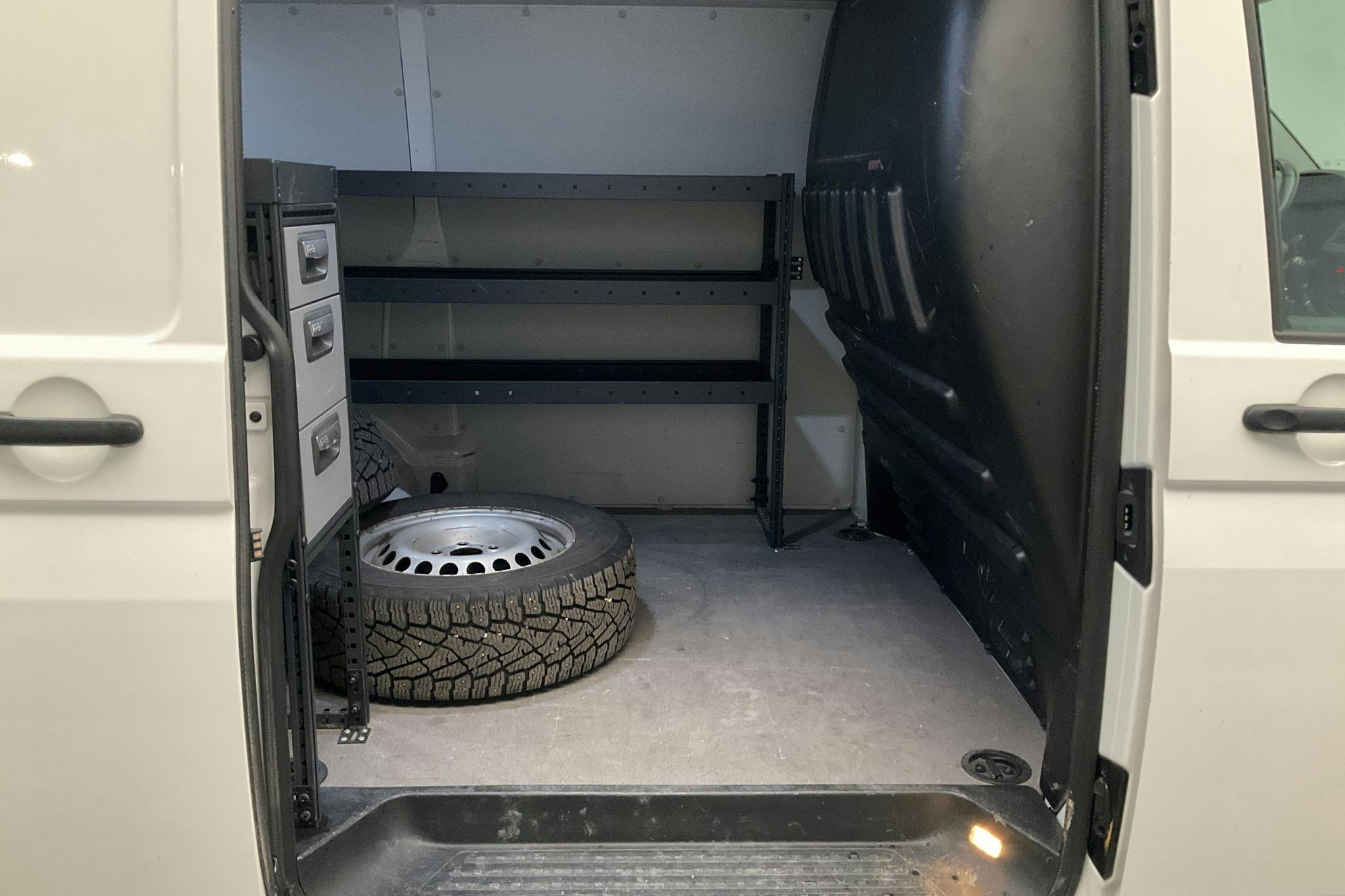 VW Transporter T6 2.0 TDI BMT Skåp 4MOTION (150hk) - 71 680 km - Manual - white - 2018