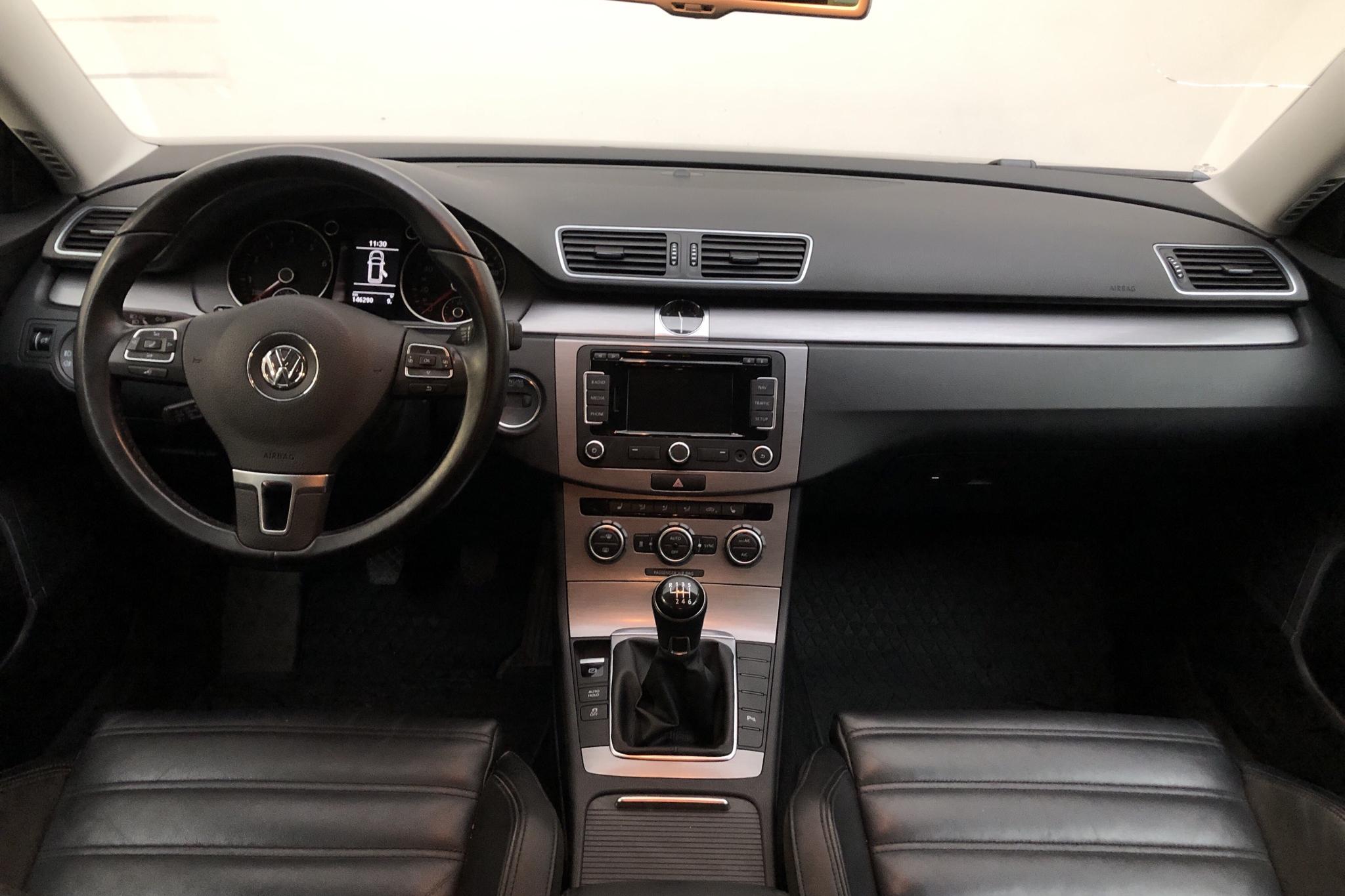 VW Passat 1.4 TSI EcoFuel Variant (150hk) - 14 629 mil - Manuell - Light Grey - 2013