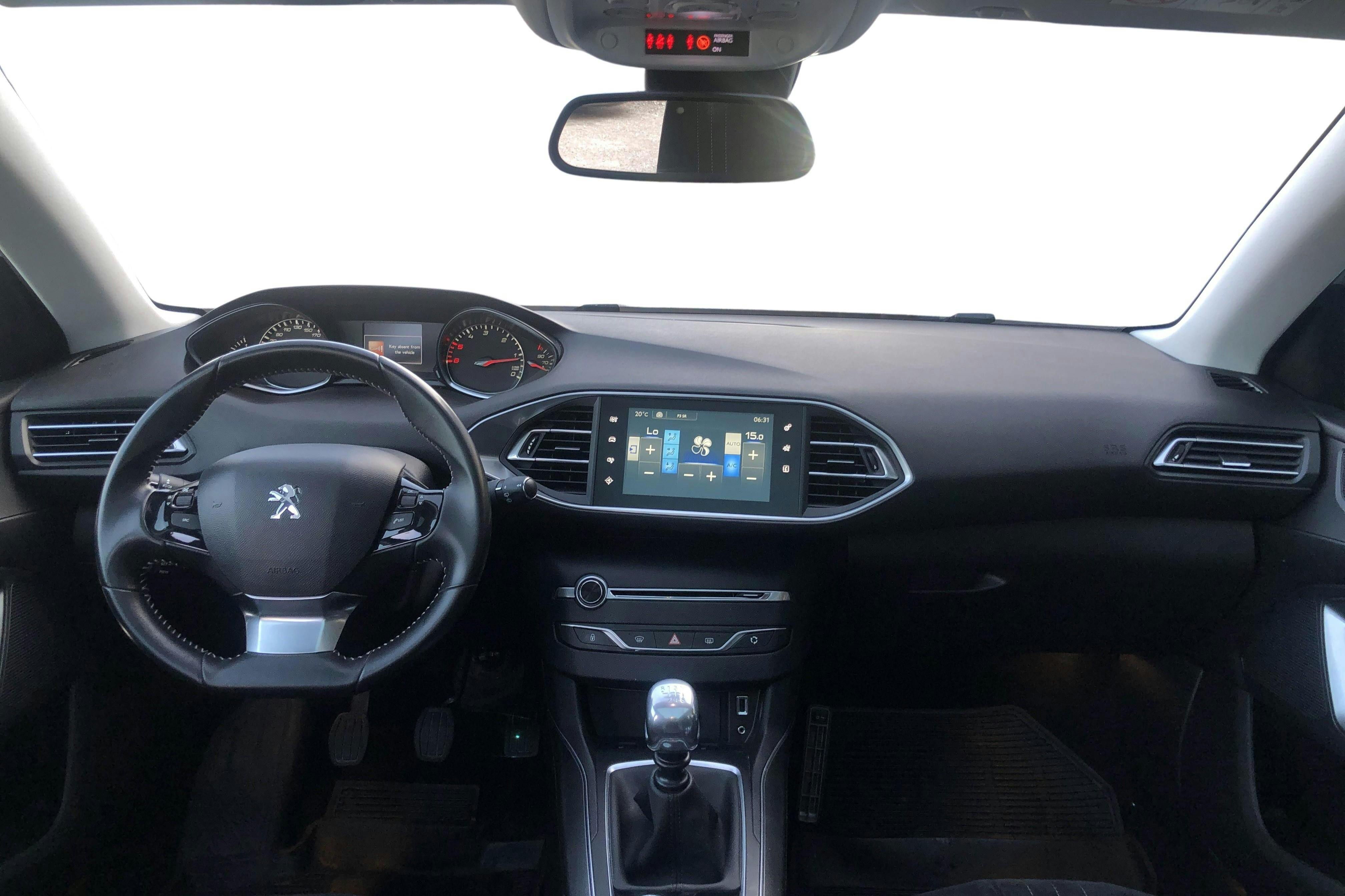 Peugeot 308 SW BlueHDi (150hk) - 174 730 km - Manual - white - 2015