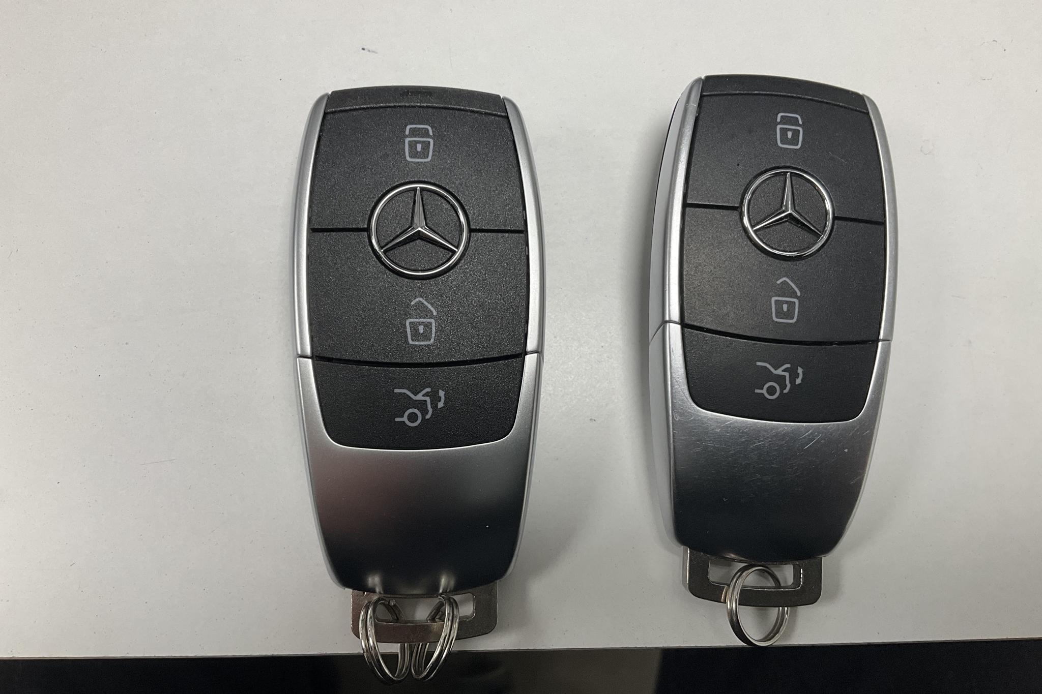 Mercedes GLC 300 e 4MATIC X253 (333hk) - 5 430 mil - Automat - silver - 2021