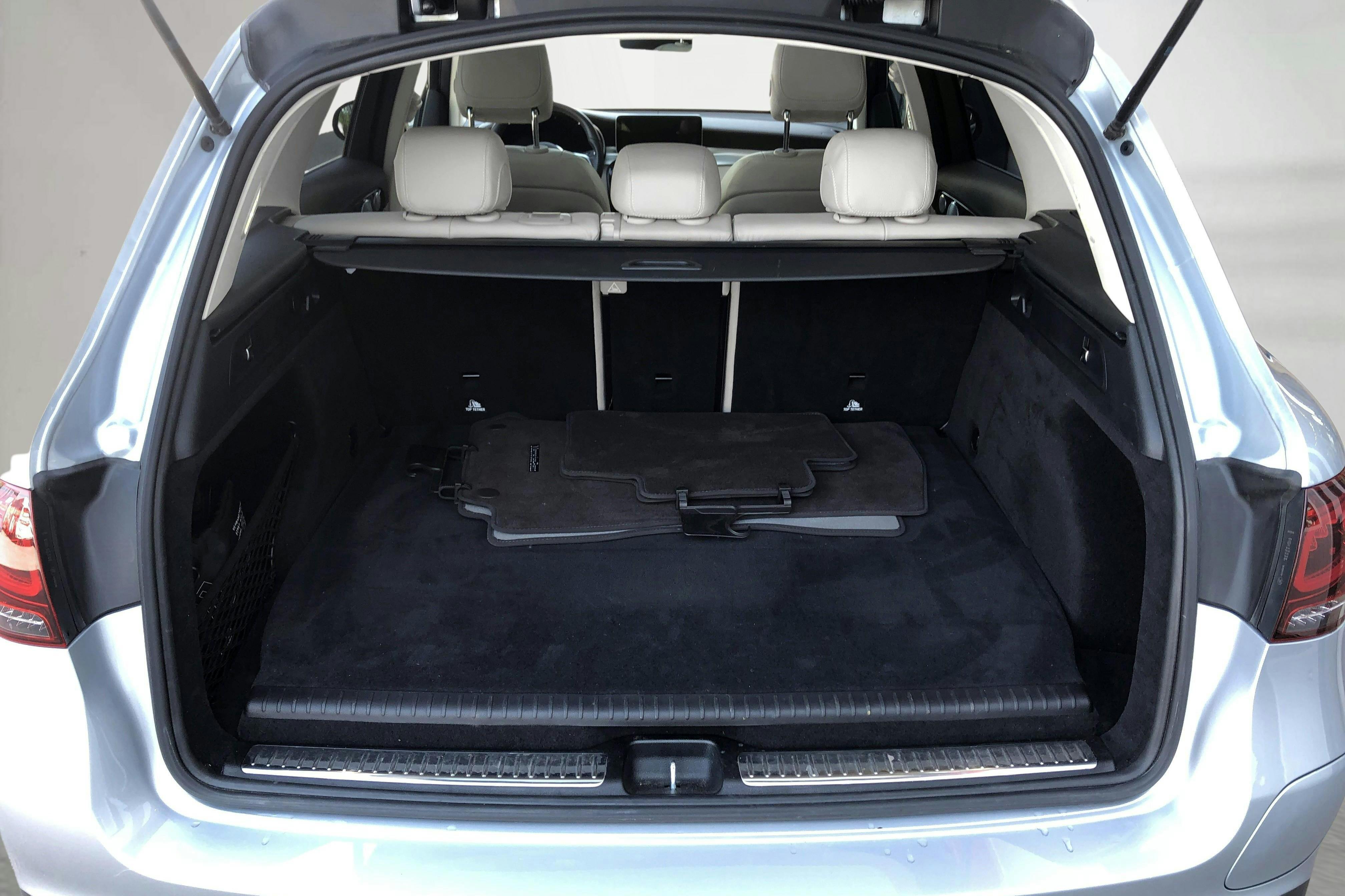 Mercedes GLC 300 e 4MATIC X253 (333hk) - 5 430 mil - Automat - silver - 2021