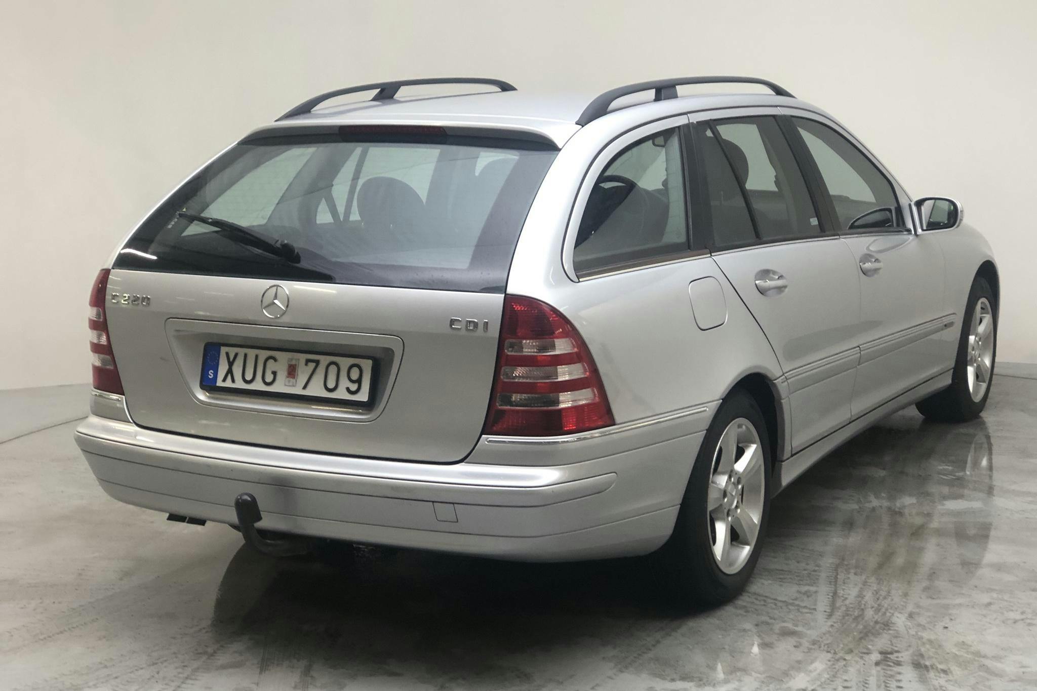 Mercedes C 220 CDI Kombi W203 (150hk) - 26 200 mil - Manuell - silver - 2006