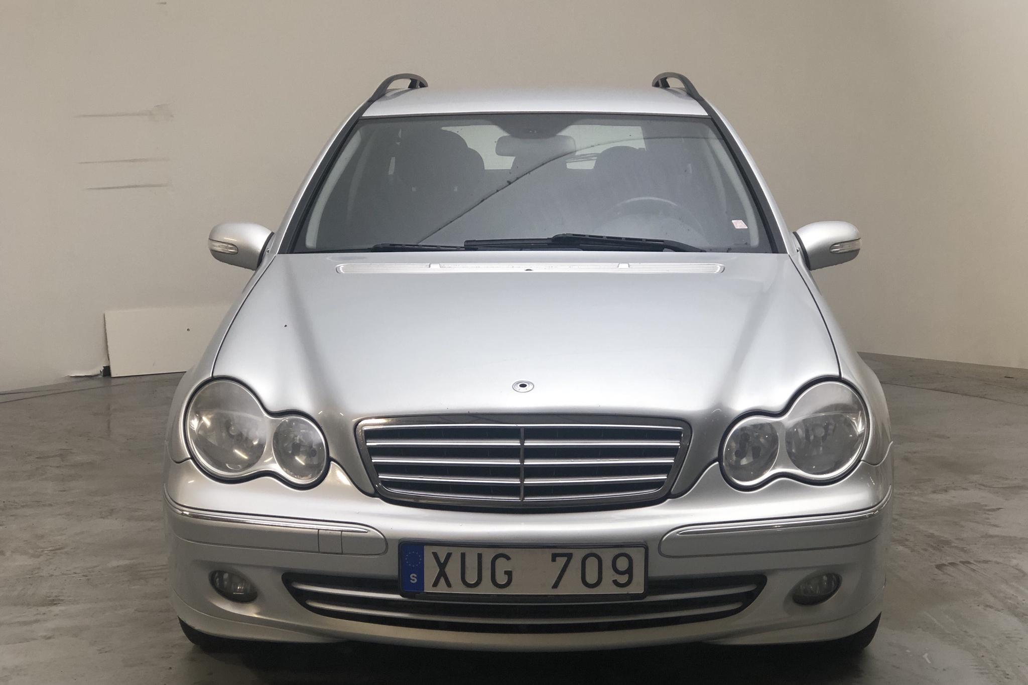 Mercedes C 220 CDI Kombi W203 (150hk) - 26 200 mil - Manuell - silver - 2006