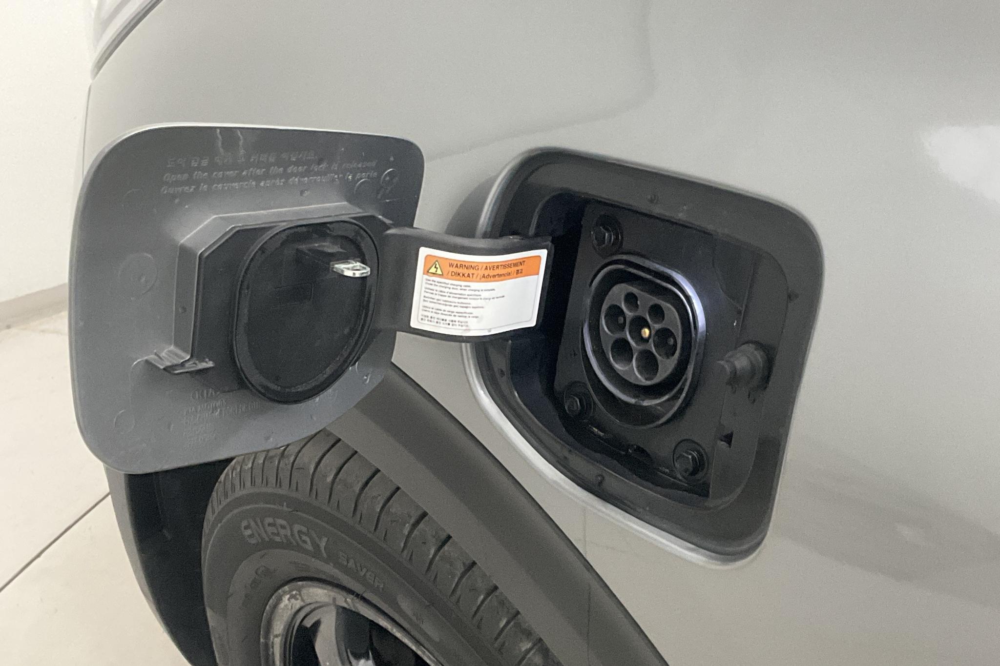 KIA Niro Plug-in Hybrid 1.6 (141hk) - 3 811 mil - Automat - grå - 2019
