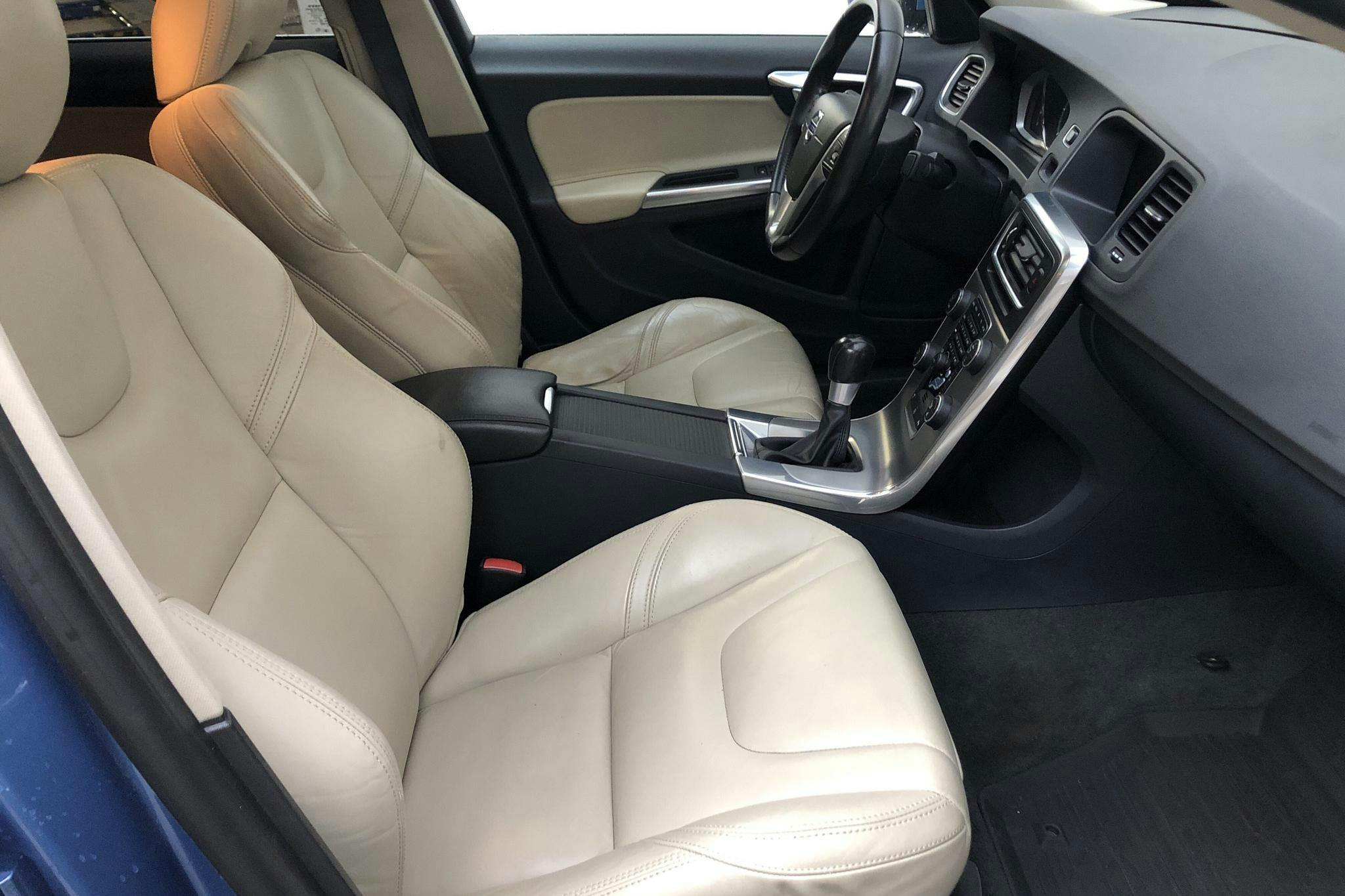 Volvo S60 D5 (215hk) - 18 353 mil - Manuell - blå - 2014