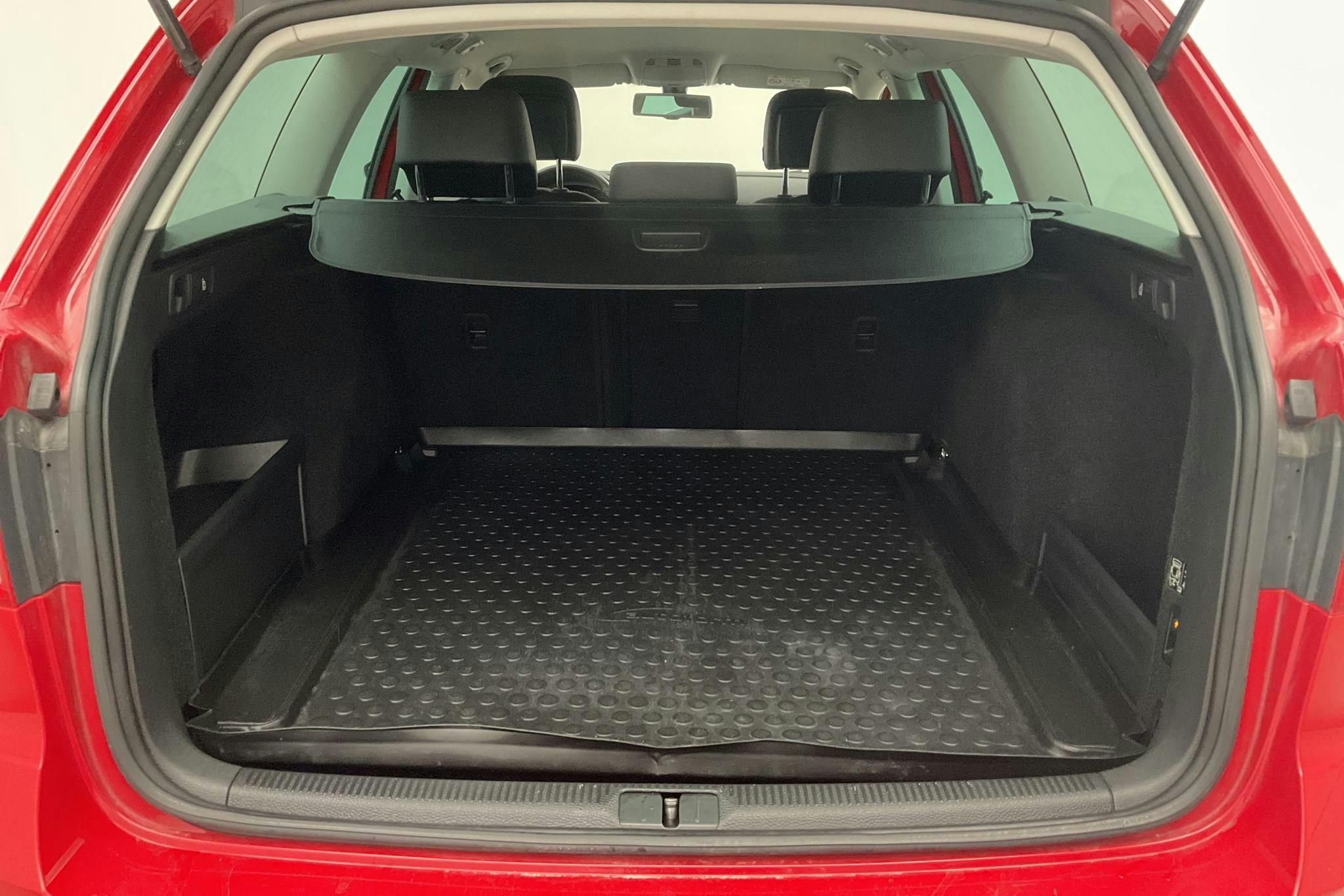 VW Passat Alltrack 2.0 TDI BlueMotion Technology 4Motion (177hk) - 204 280 km - Automatic - red - 2015