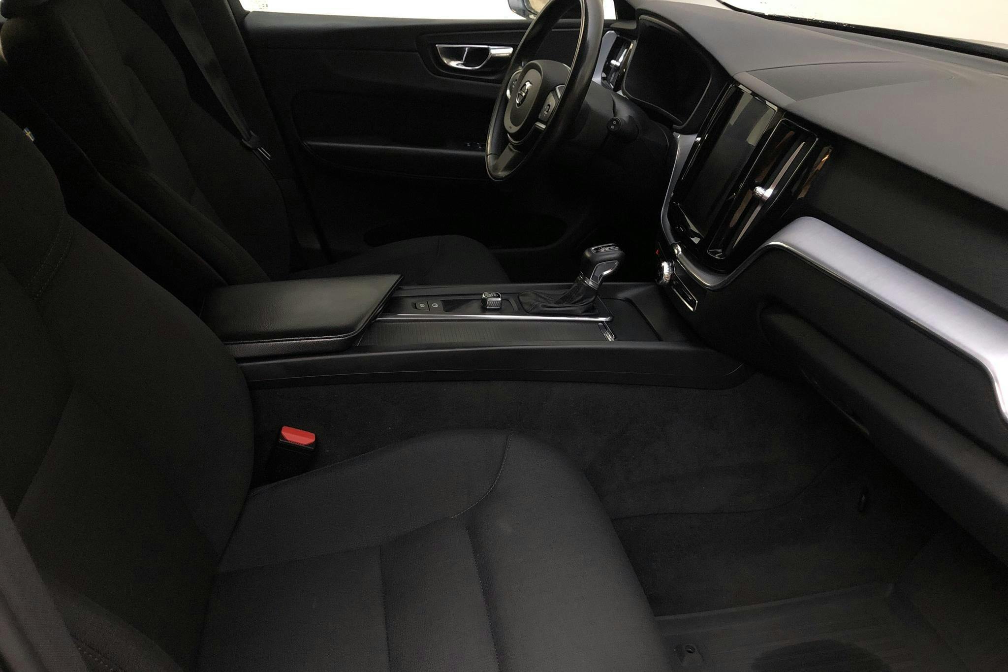 Volvo XC60 T5 AWD (250hk) - 13 604 mil - Automat - svart - 2020
