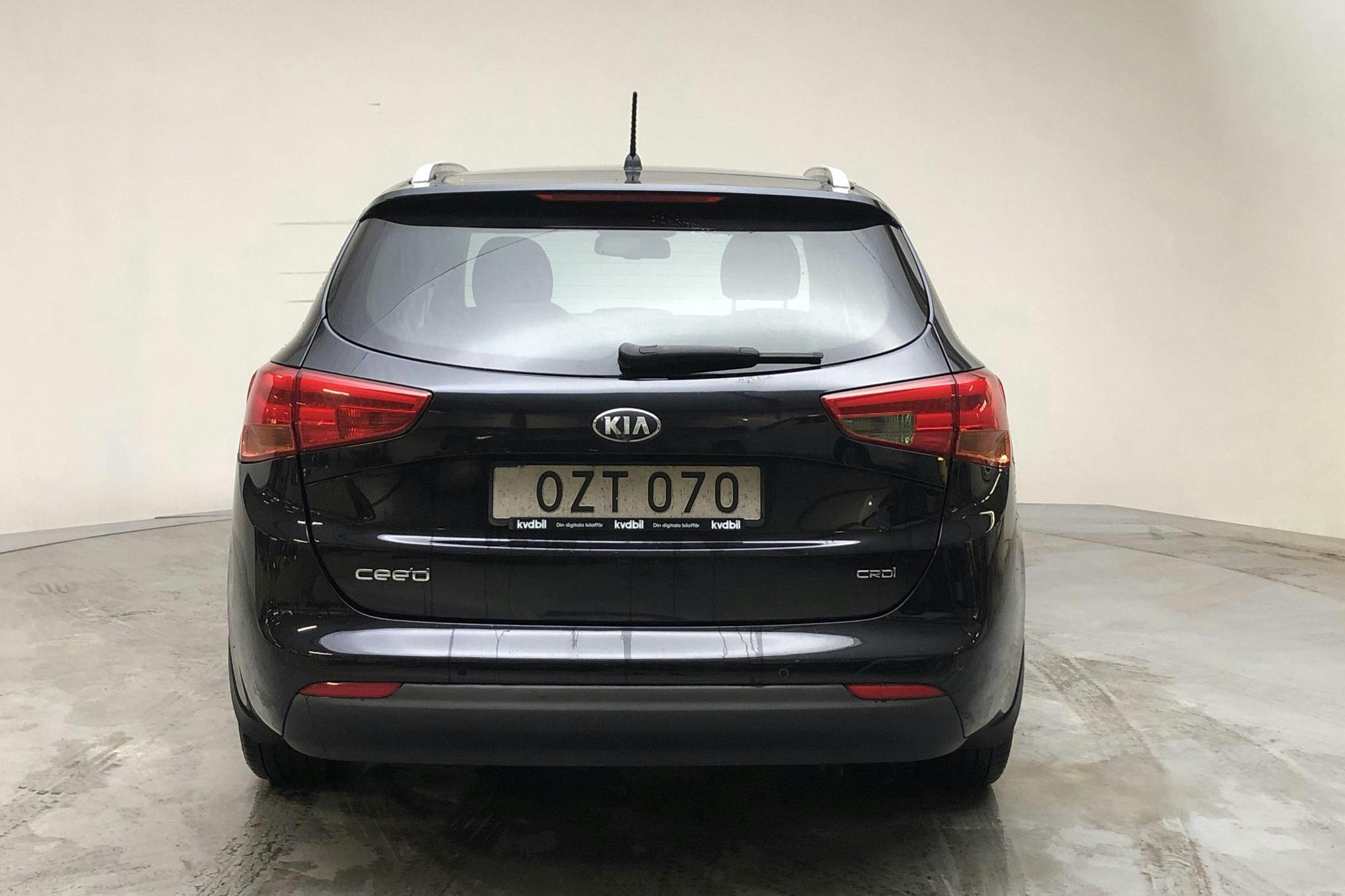 KIA Cee'd 1.6 CRDi SW (128hk) - 18 027 mil - Manuell - svart - 2014
