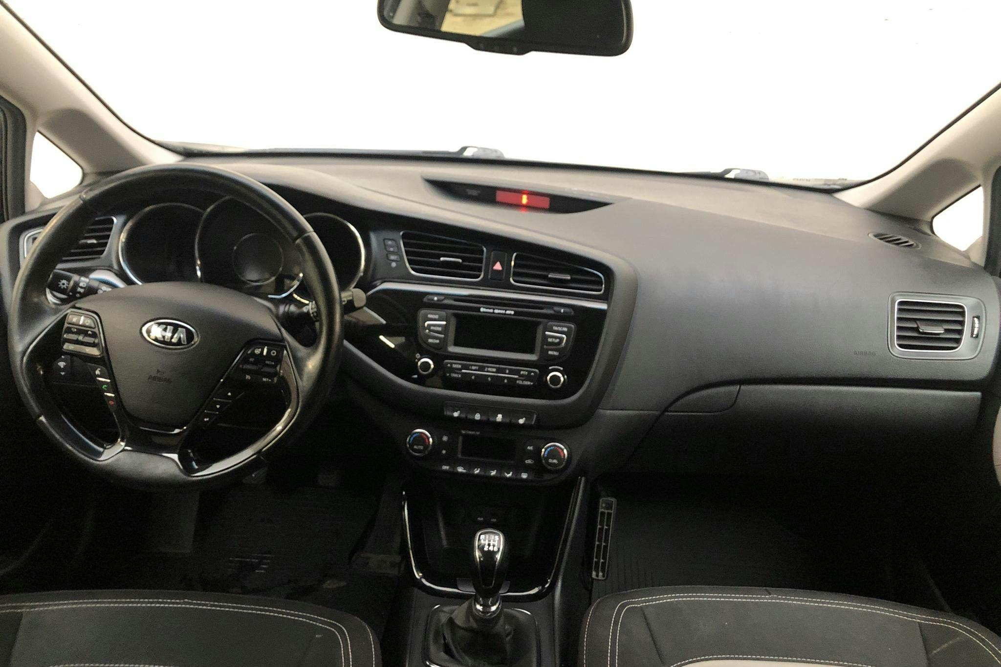 KIA Cee'd 1.6 CRDi SW (128hk) - 18 027 mil - Manuell - svart - 2014