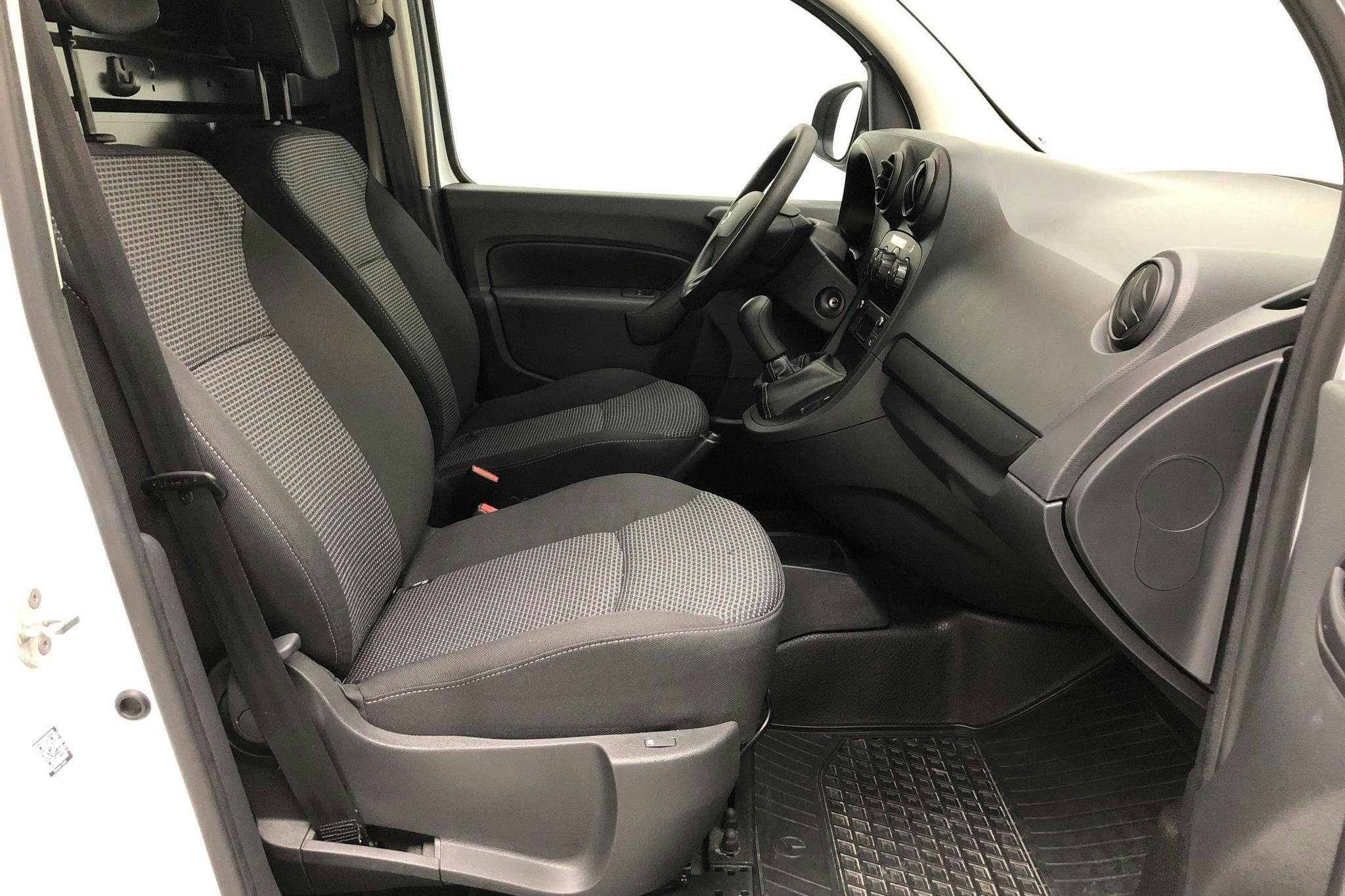 Mercedes Citan 109 1.5 CDI (90hk) - 3 435 mil - Manuell - vit - 2018