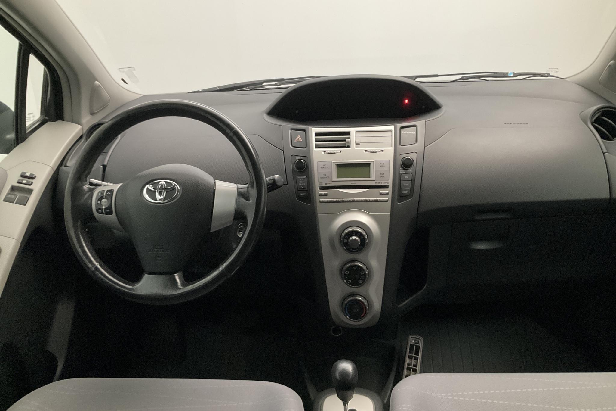 Toyota Yaris 1.4 D-4D 5dr (90hk) - 19 771 mil - Automat - svart - 2007