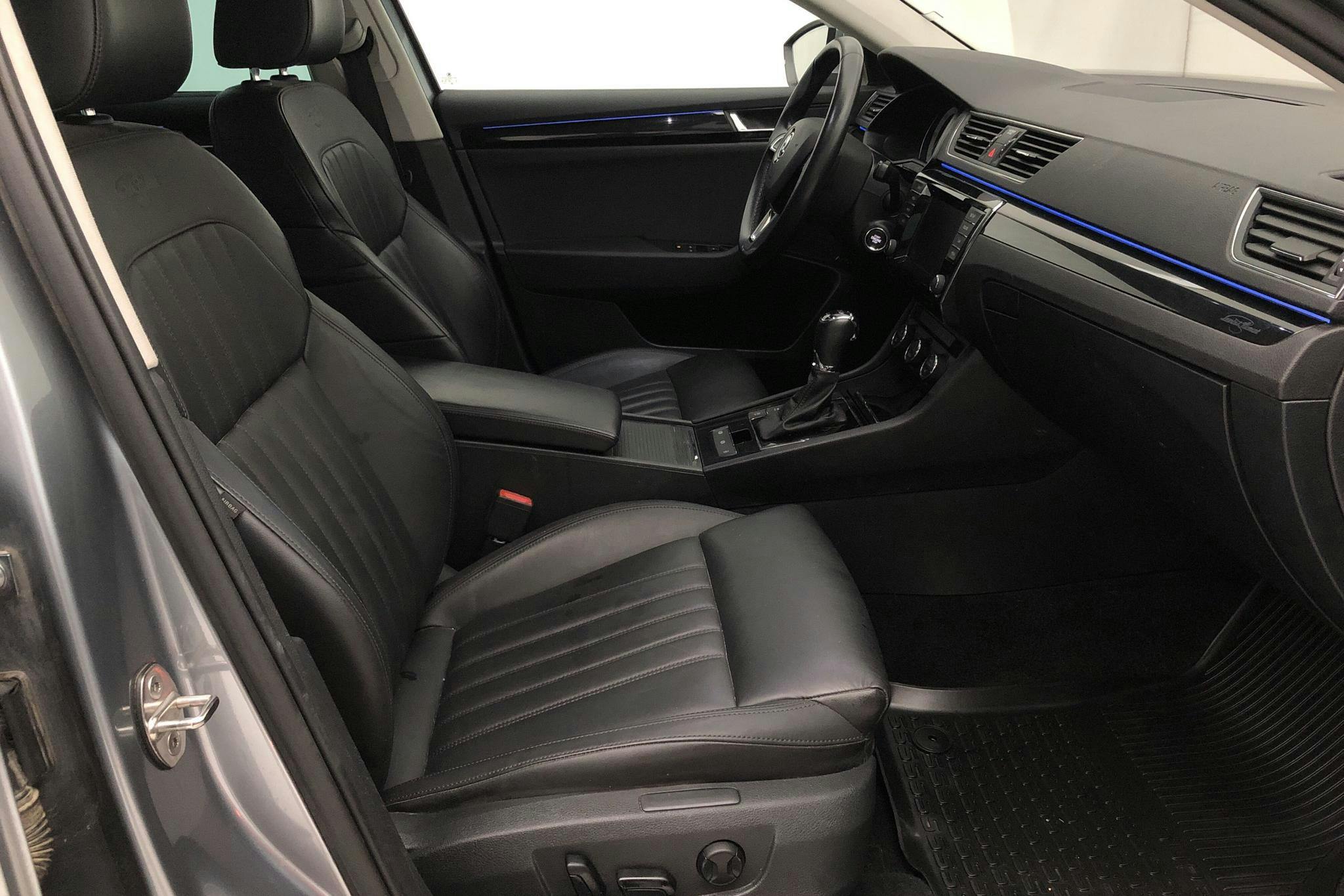 Skoda Superb 2.0 TDI 4x4 Kombi (190hk) - 184 030 km - Automatic - gray - 2016