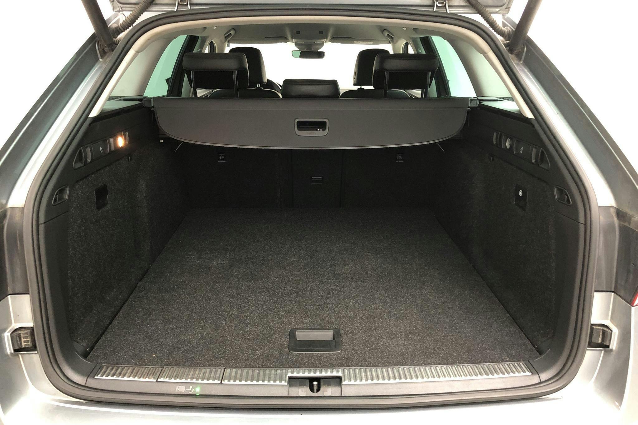 Skoda Superb 2.0 TDI 4x4 Kombi (190hk) - 184 030 km - Automatic - gray - 2016
