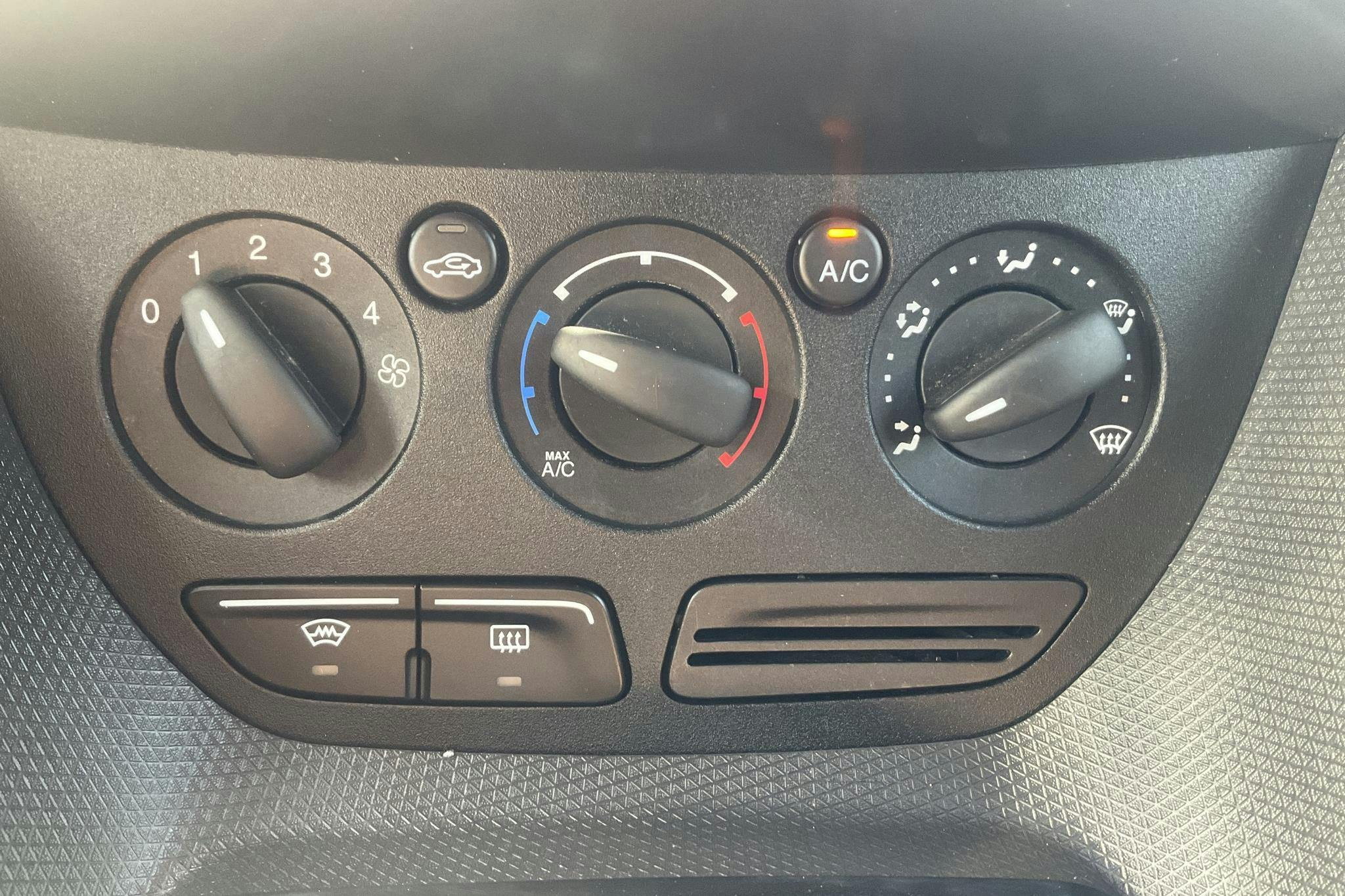 Ford Transit Connect 1.6 TDCi (95hk) - 100 610 km - Manual - gray - 2015
