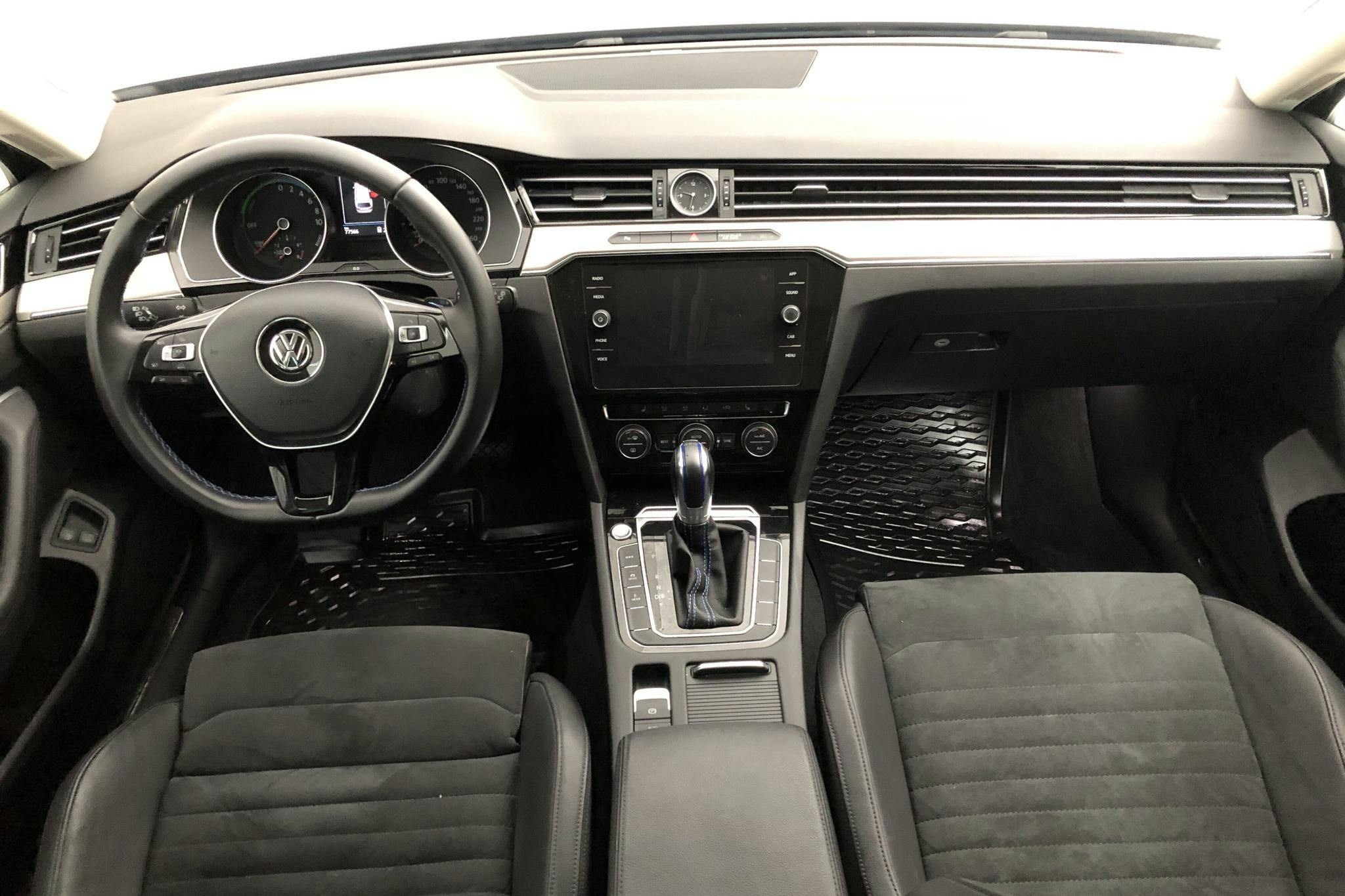 VW Passat 1.4 Plug-in-Hybrid Sportscombi (218hk) - 77 570 km - Automatic - Dark Blue - 2018