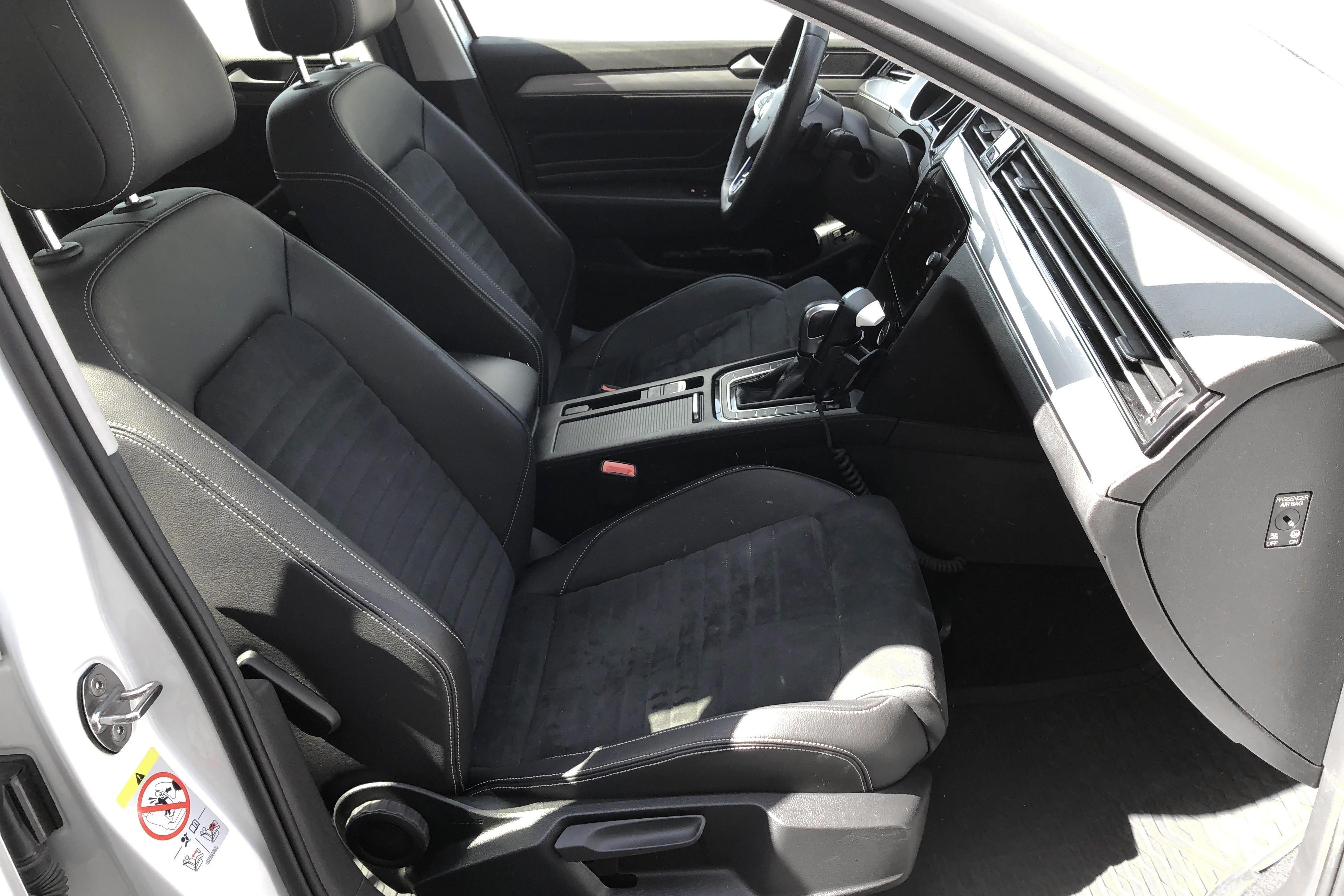 VW Passat 1.4 GTE Sportscombi (218hk) - 49 340 km - Automatic - white - 2020