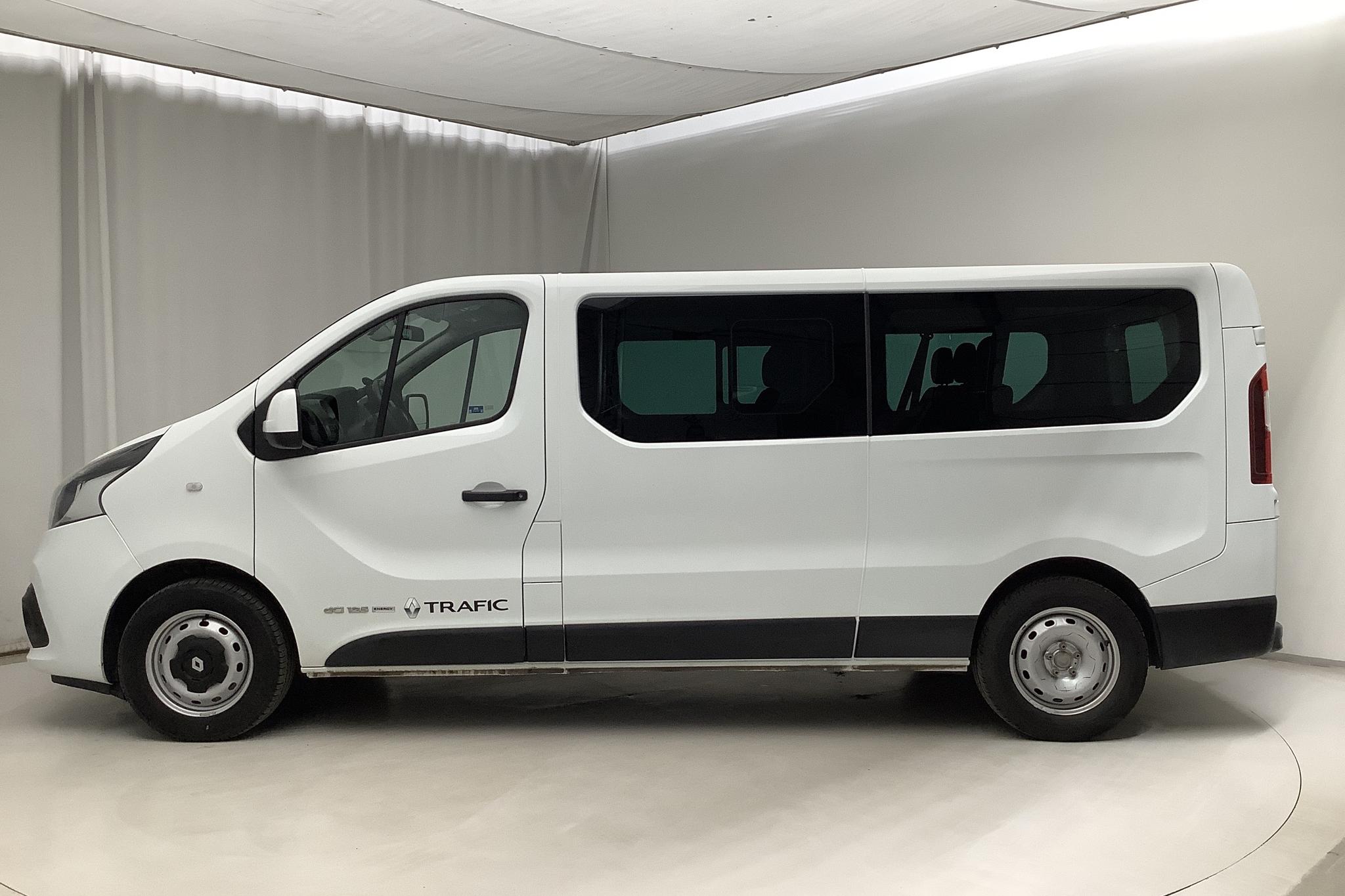 Renault Trafic 1.6 dCi Buss (125hk) - 114 080 km - Manual - white - 2017