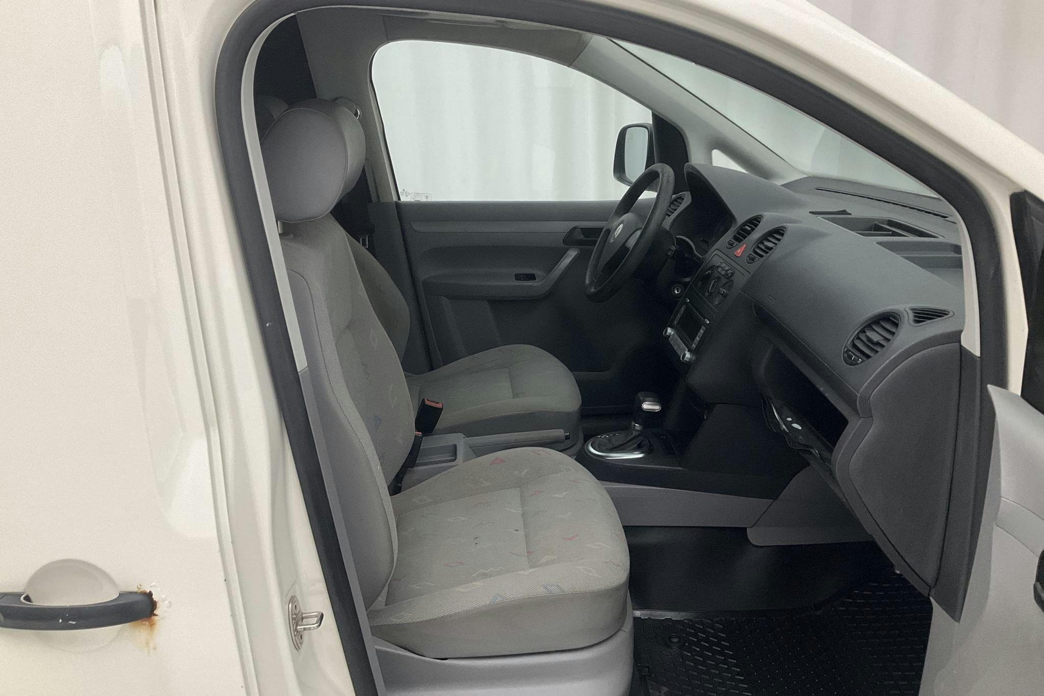 VW Caddy 1.9 TDI Skåp (105hk) - 173 230 km - Automatic - white - 2009